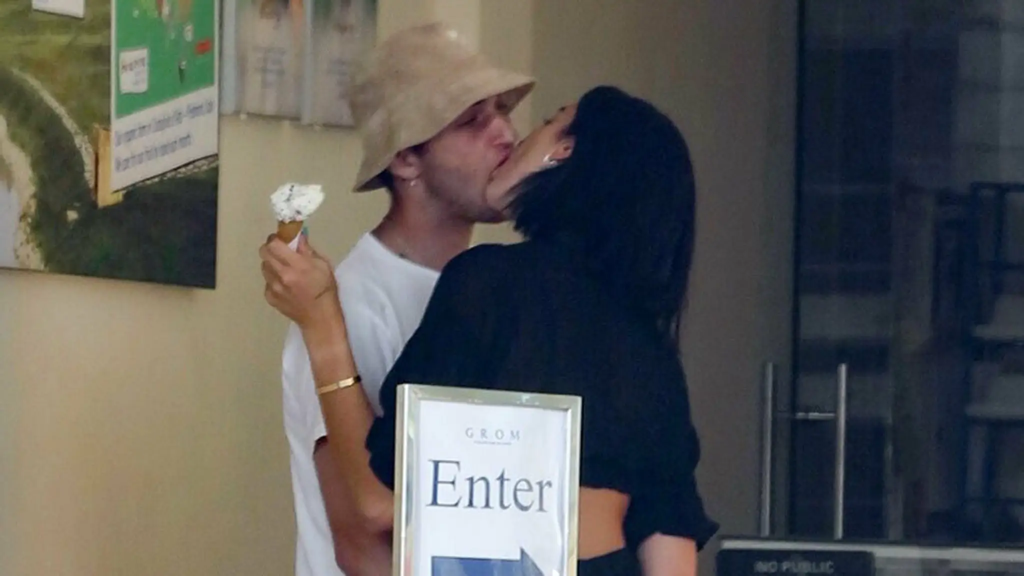 Dua Lipa a Anwar Hadid