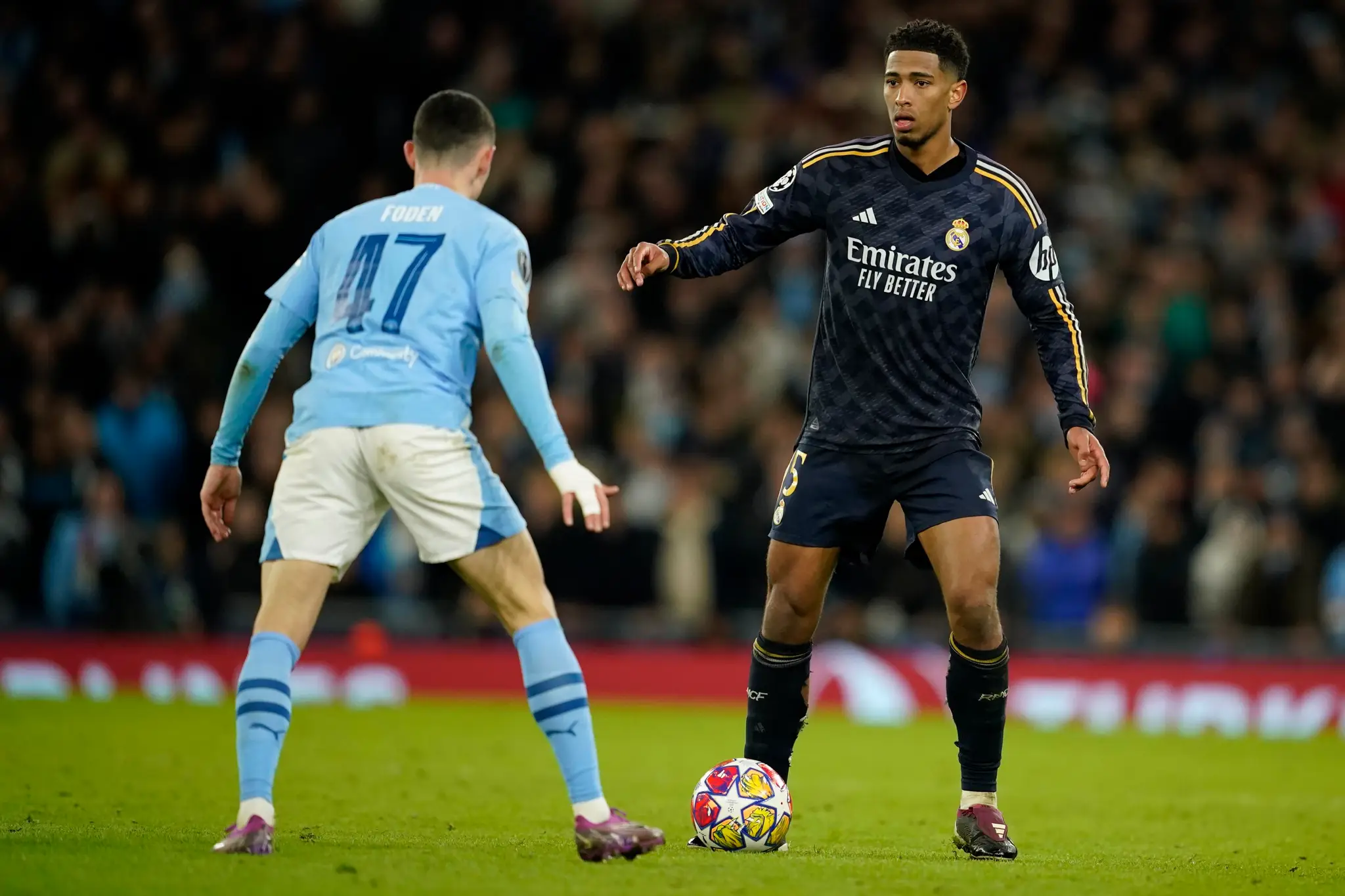 Jude Bellimgham z Realu Madrid v zápase LM proti Manchestru City.