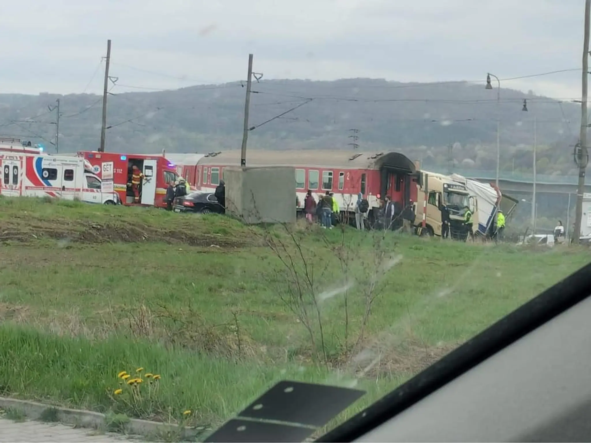 Vlak sa zrazil s kamiónom