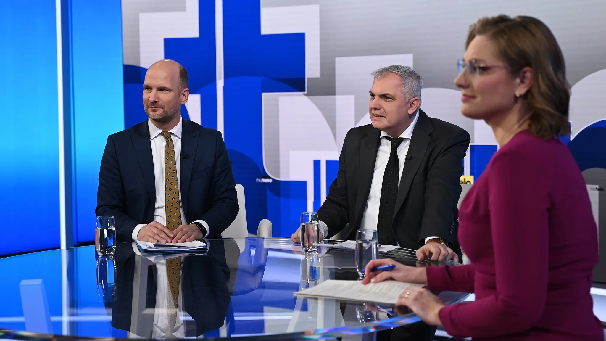 To je už také trápne. Reagoval R. Michelko na otázku diváka, či by mali poslanci fúkať