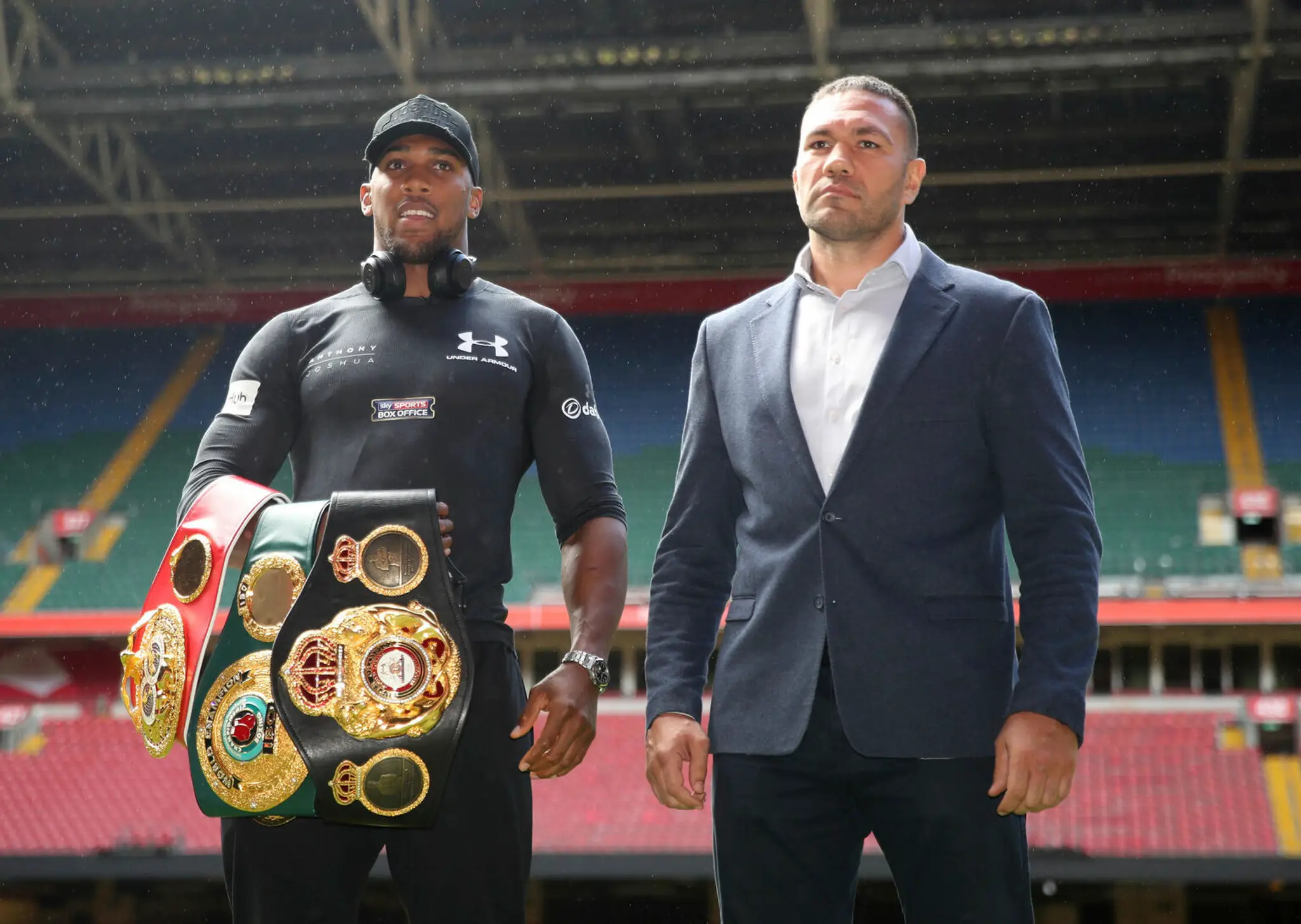Anthony Joshua (vľavo) a Kubrat Pulev.