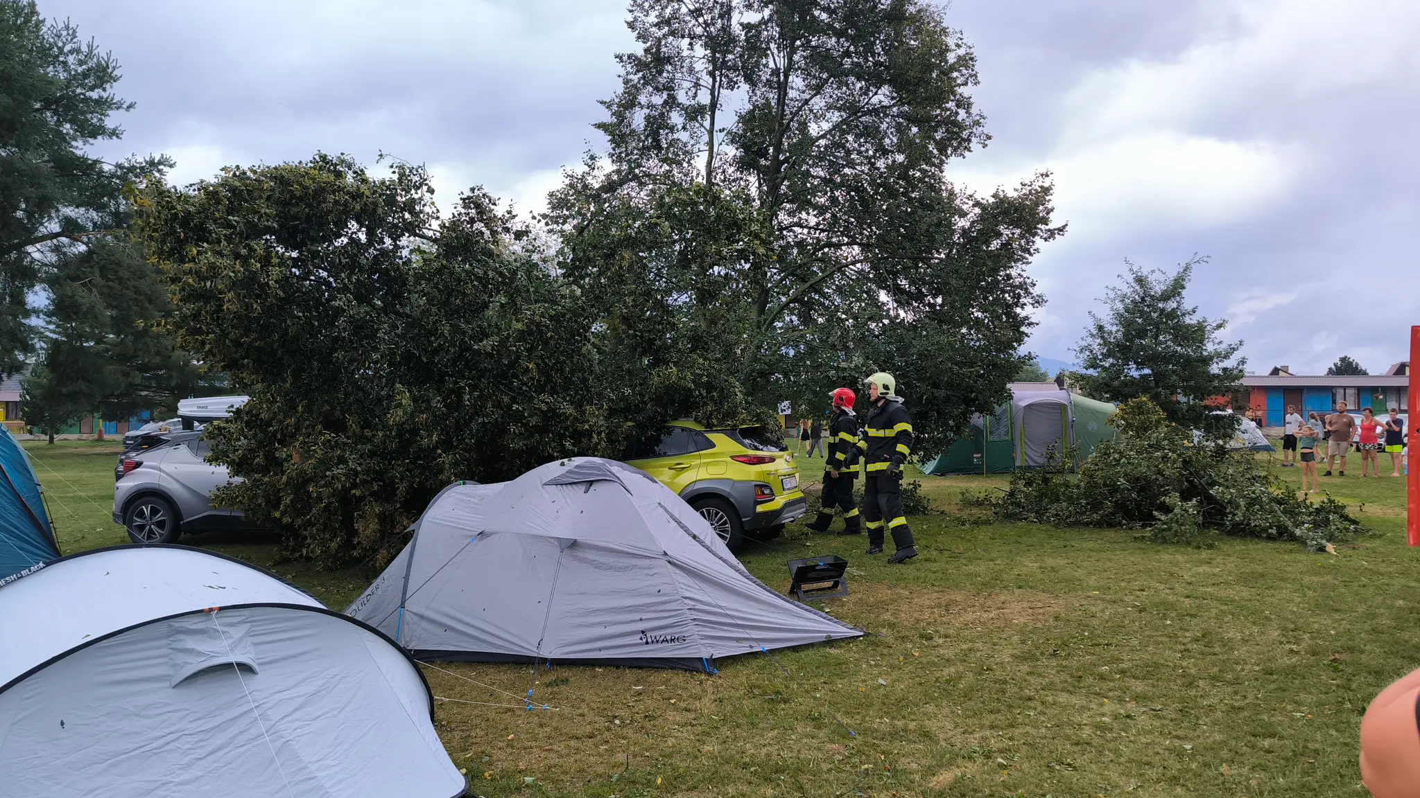 Búrka narobila škody v campingu pri Liptovskej Mare