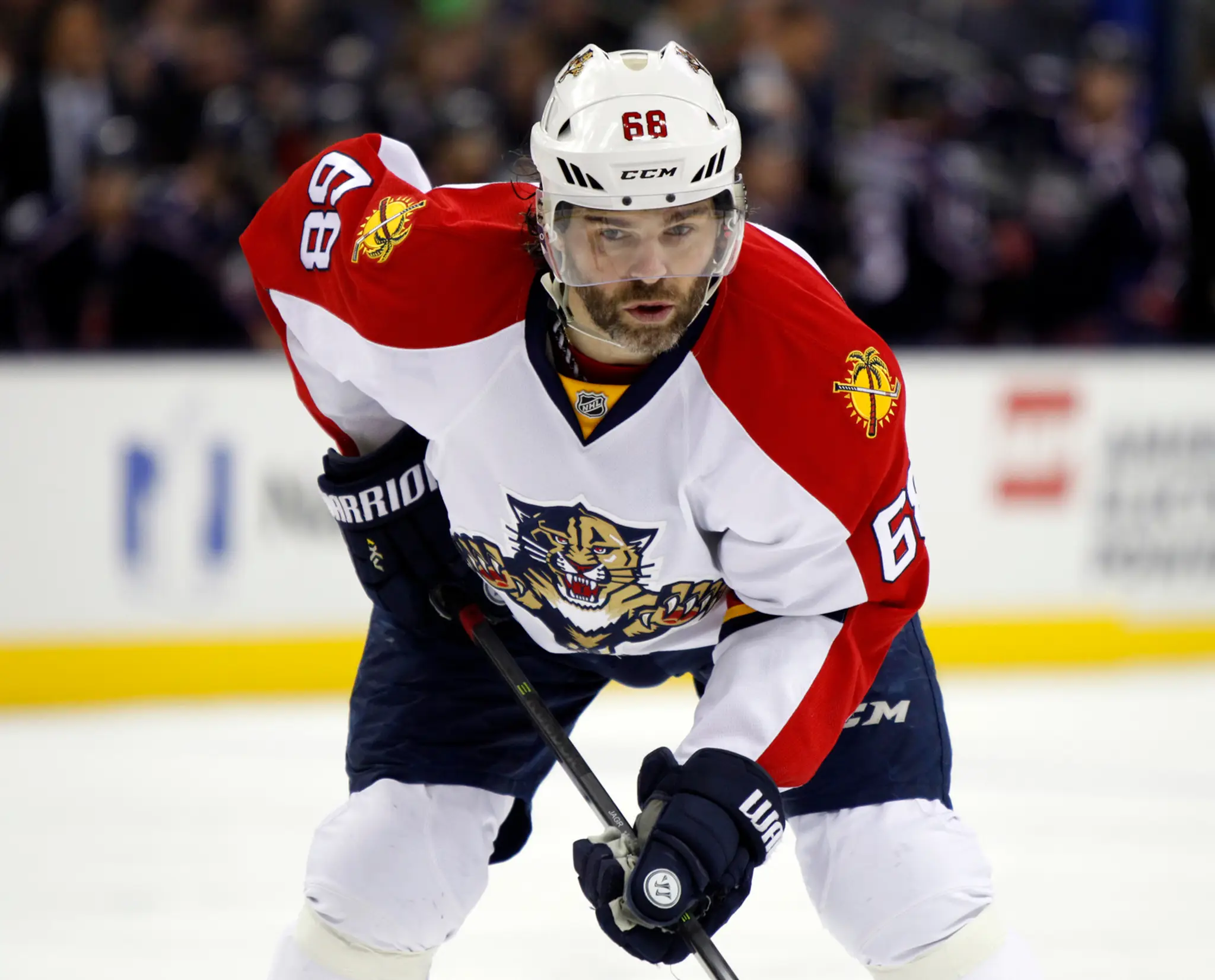 Na archívnej snímke z 27. februára 2016 hokejista Floridy Panthers Jaromír Jágr počas zápasu NHL proti Columbusu Blue Jackets.jp