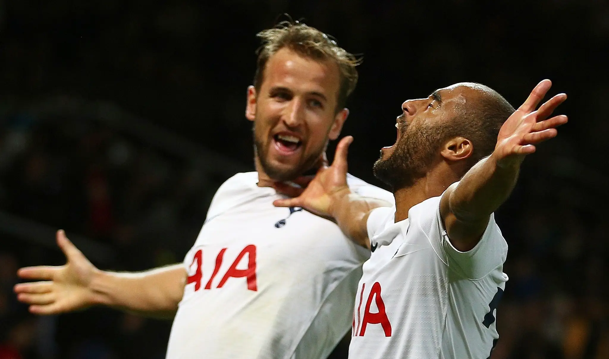 Lucas Moura oslavuje svoj druhý gól do siete Manchestru United.