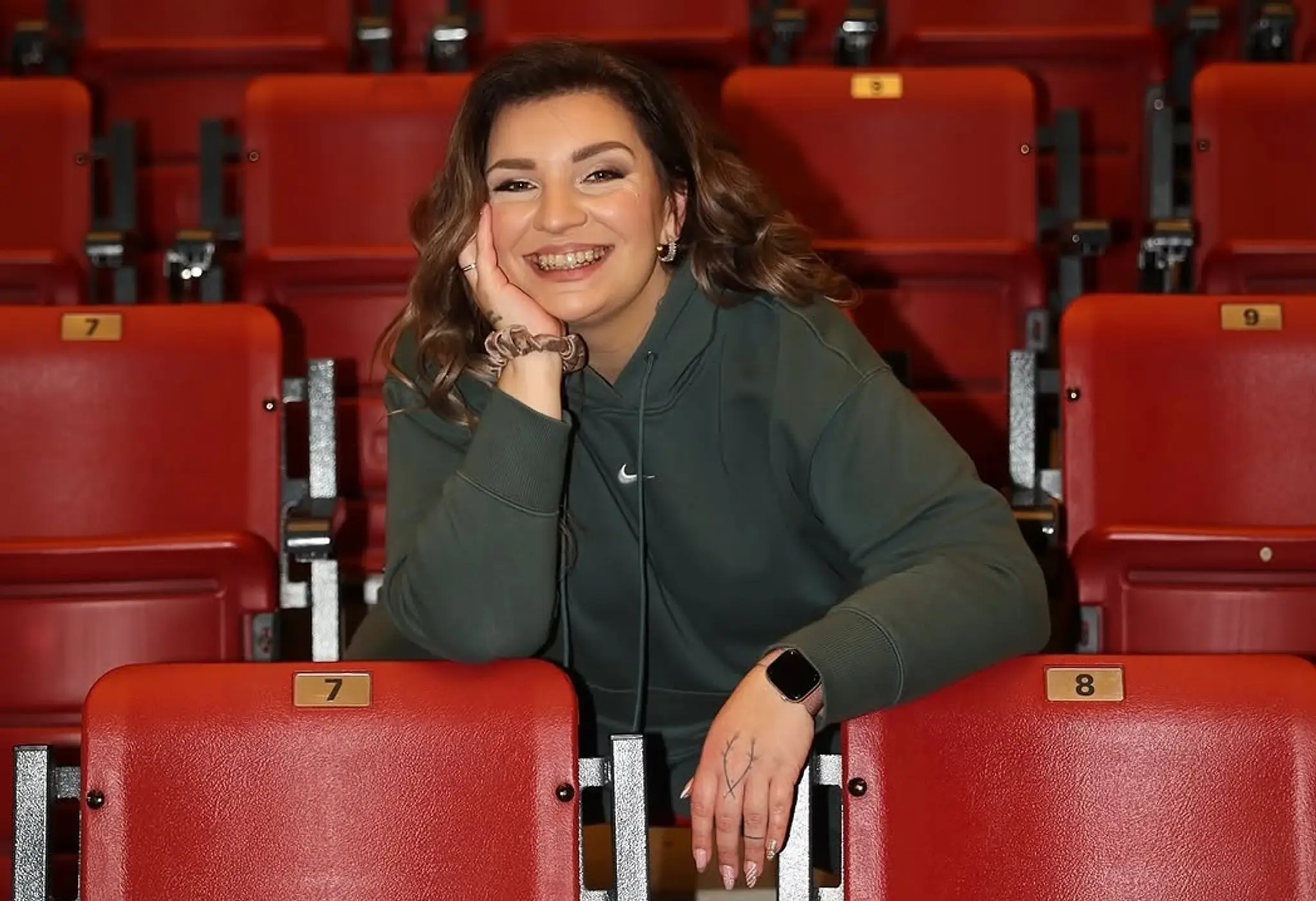 Simona First je tehotná!