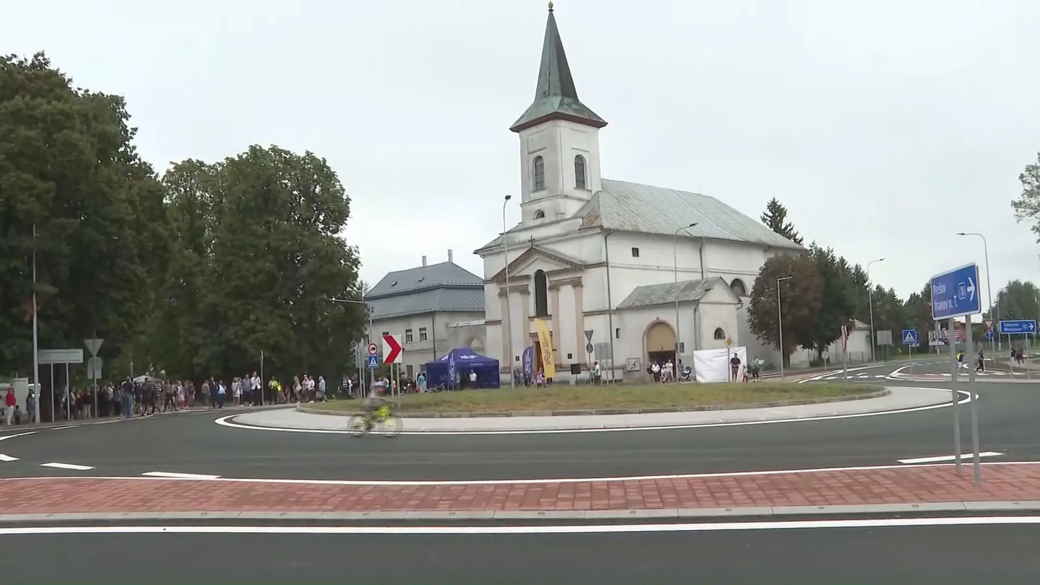 Nová križovatka v Strážskom.