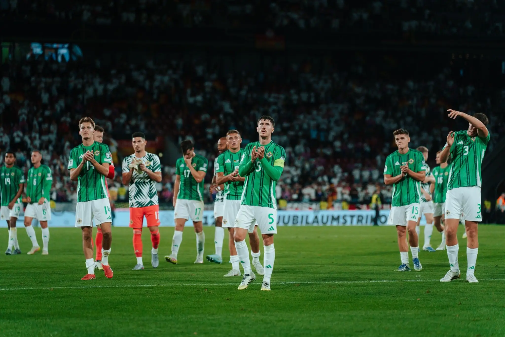 Futbalisti Severného Írska po zápase v Nemecku