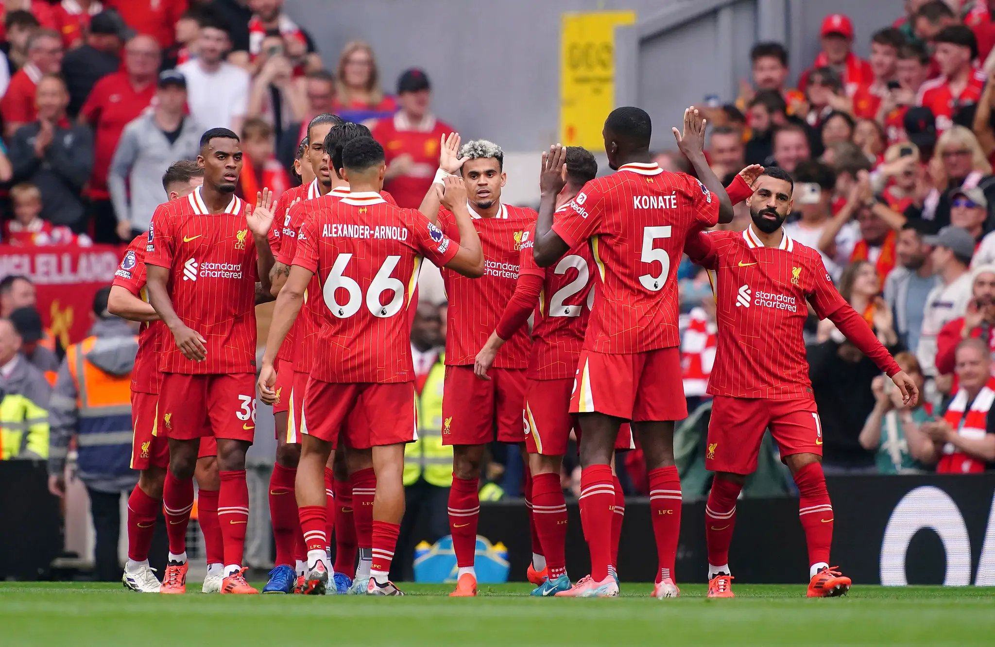 Liverpool po piatich zápasoch kraľuje Premier Legaue. 