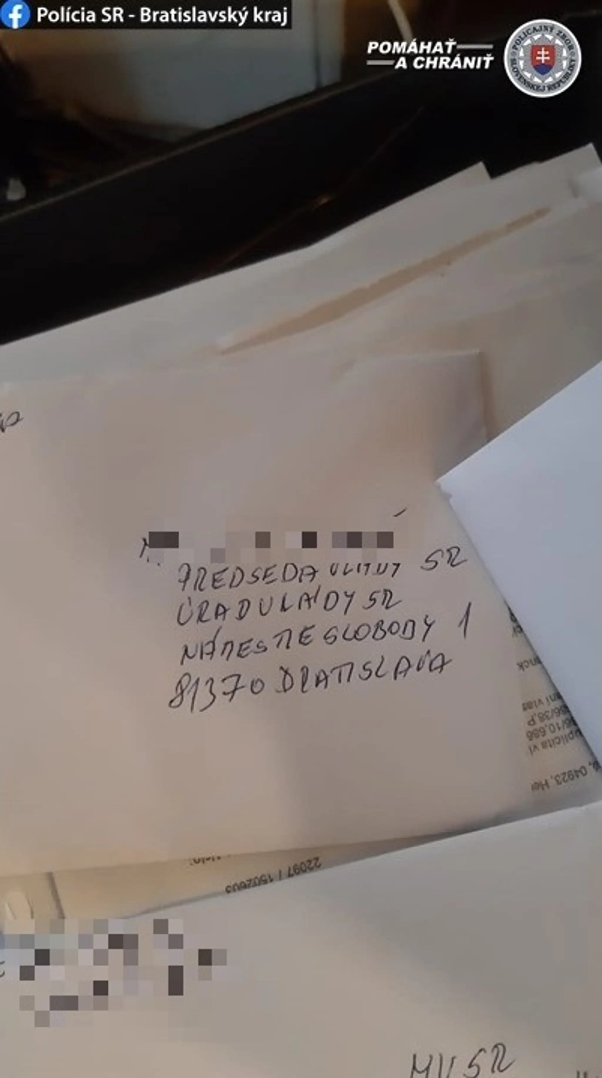 Situácia po povodni v obci Pichne.