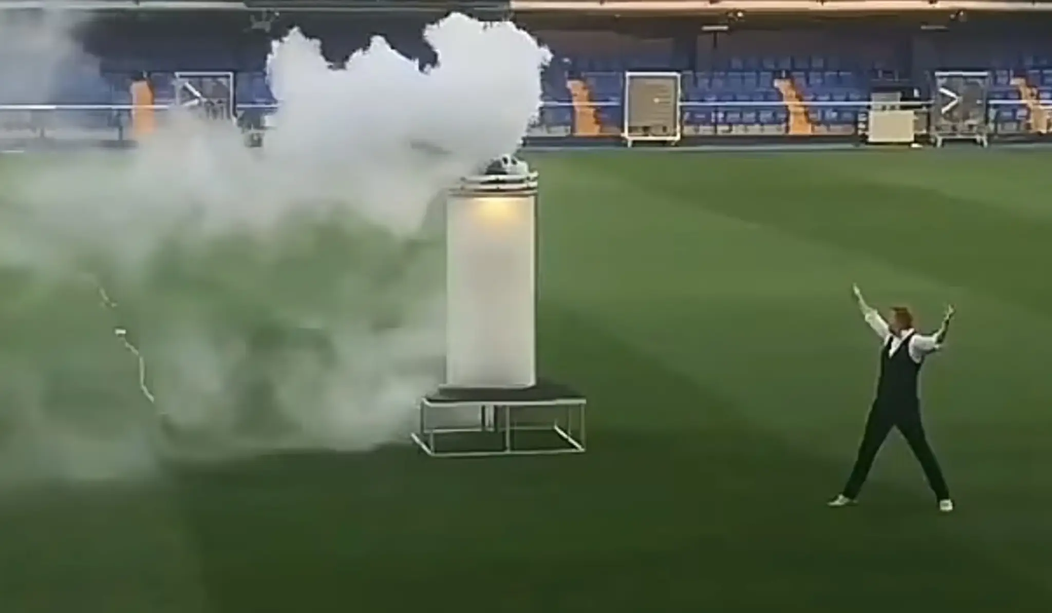 Predstavenie Santiho Cazorlu ako staronovej posily Villarealu.