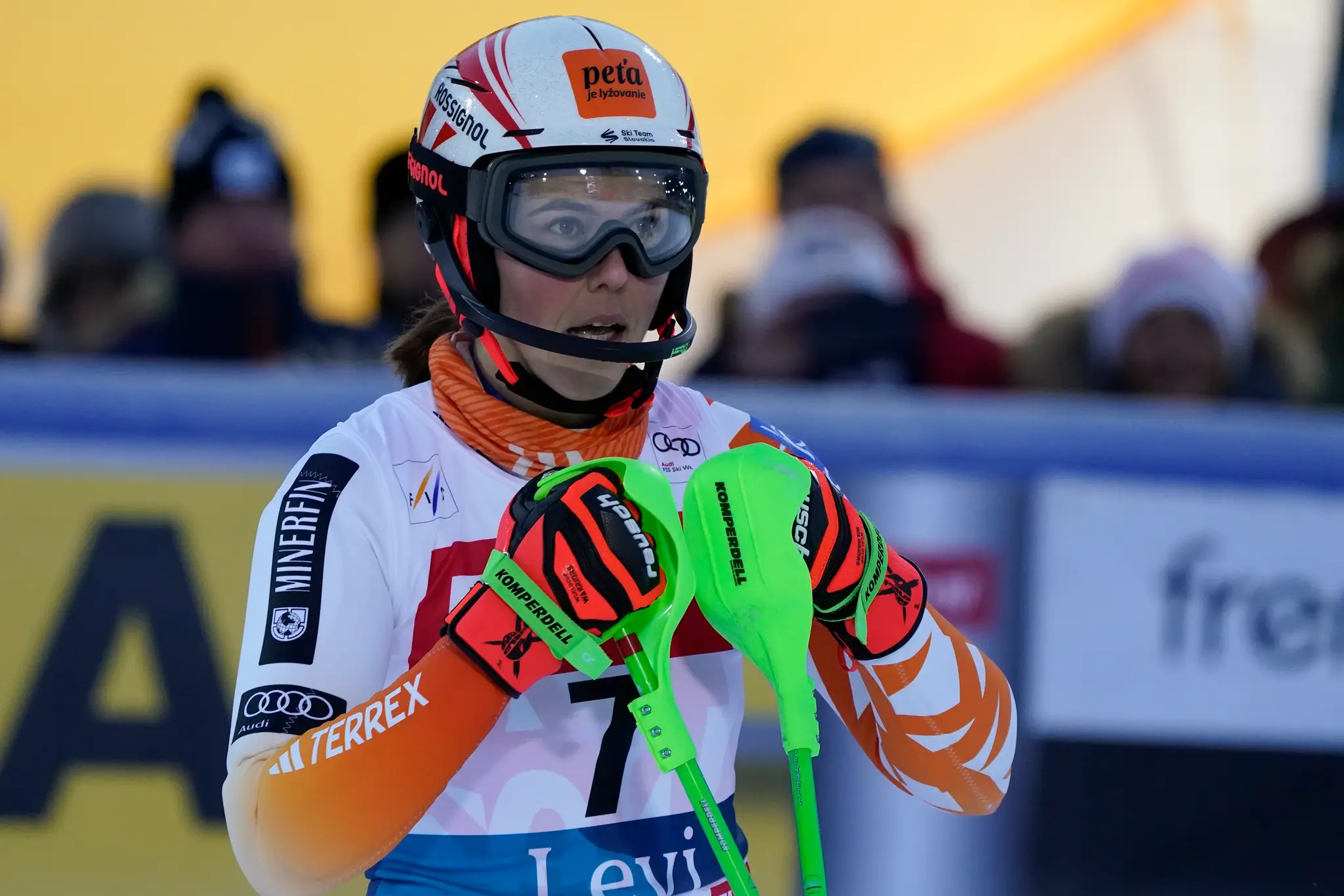 Petra Vlhová v cieli 2. kola slalomu.