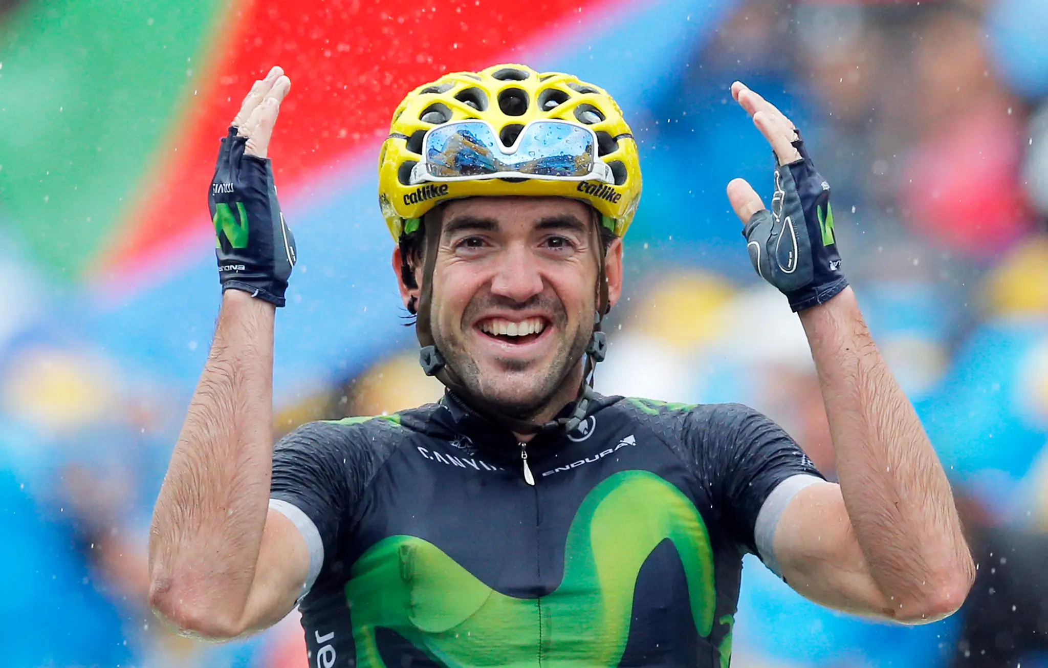 Španiel Jon Izagirre z tímu Movistar za teší z víťazstva v 20. etape Tour de France 2016.