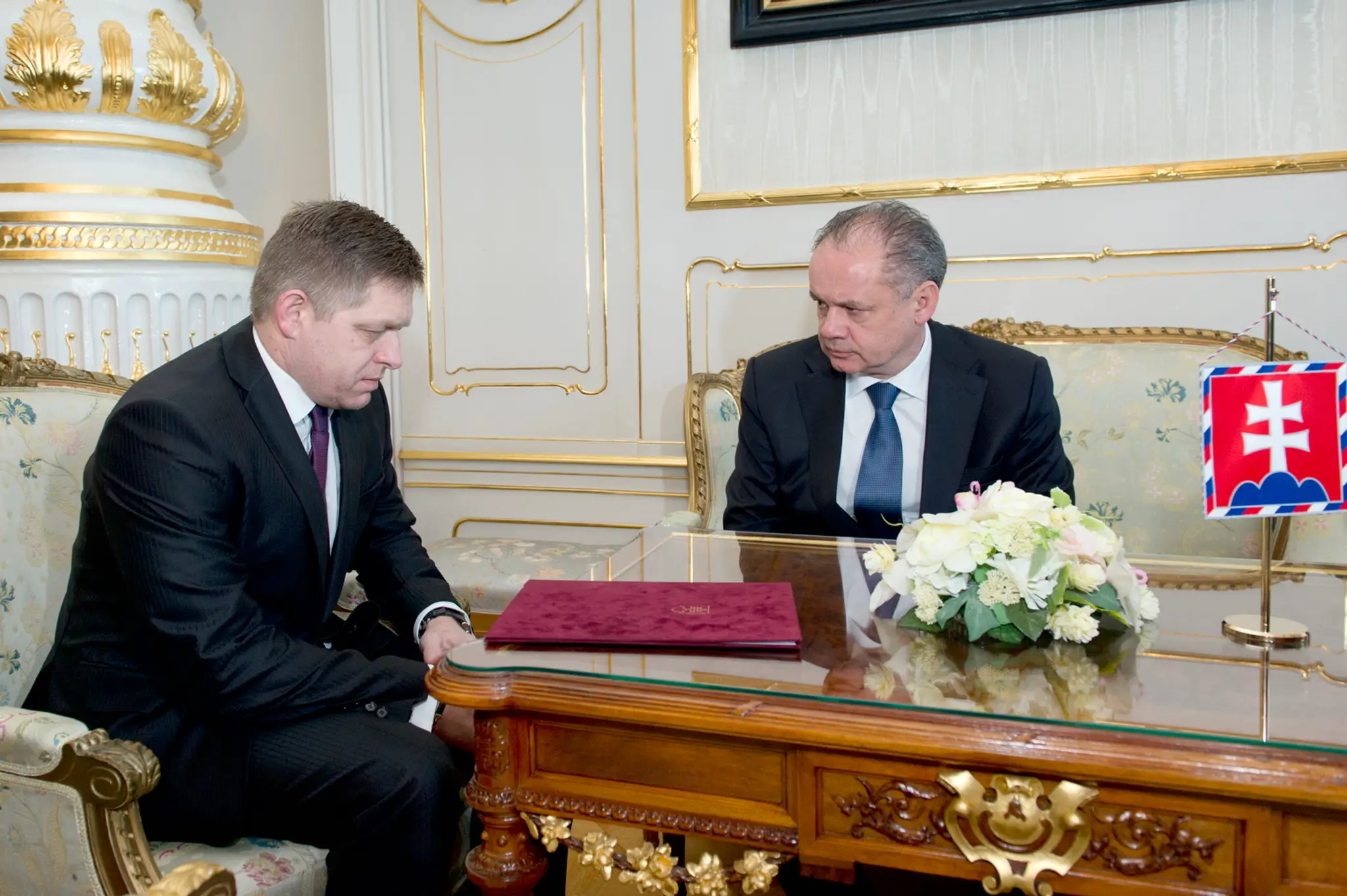 Prezident Andrej Kiska s premiérom Robertom Ficom. 