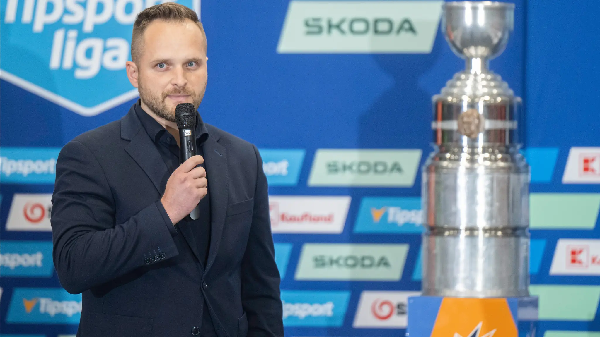 Na snímke člen ligovej rady Rastislav Konečný počas tlačovej konferencie. (cropped)