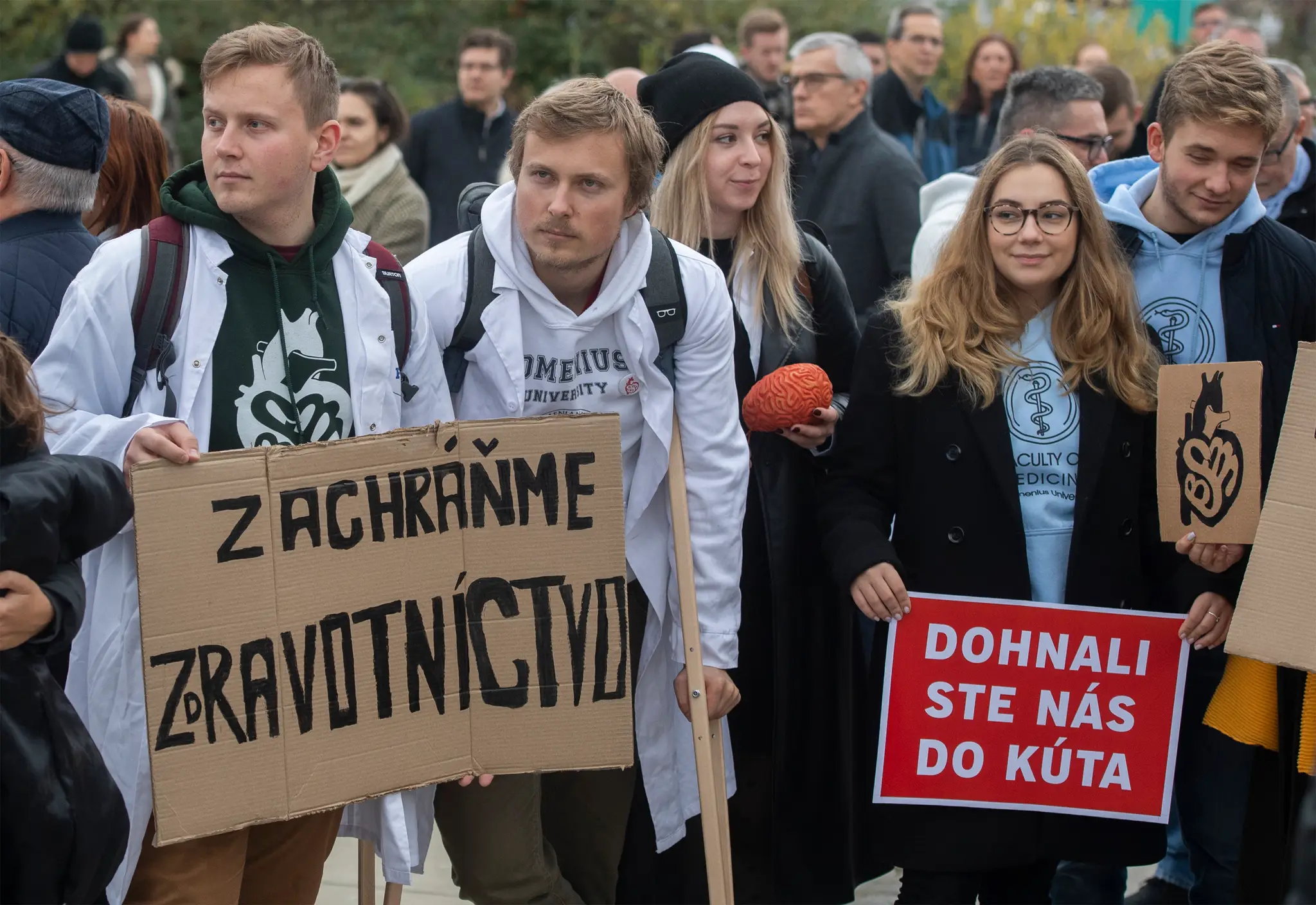 Protest Lekárskeho odborového združenia - Zachráňme zdravotníctvo