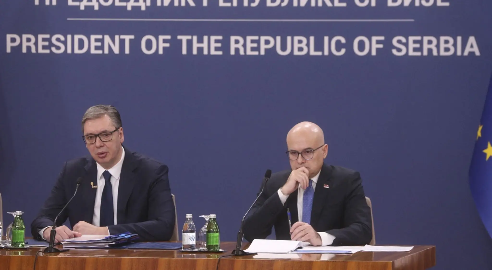 Srbský prezident Aleksandar Vučič a predseda srbskej vlády Miloš Vučevič.