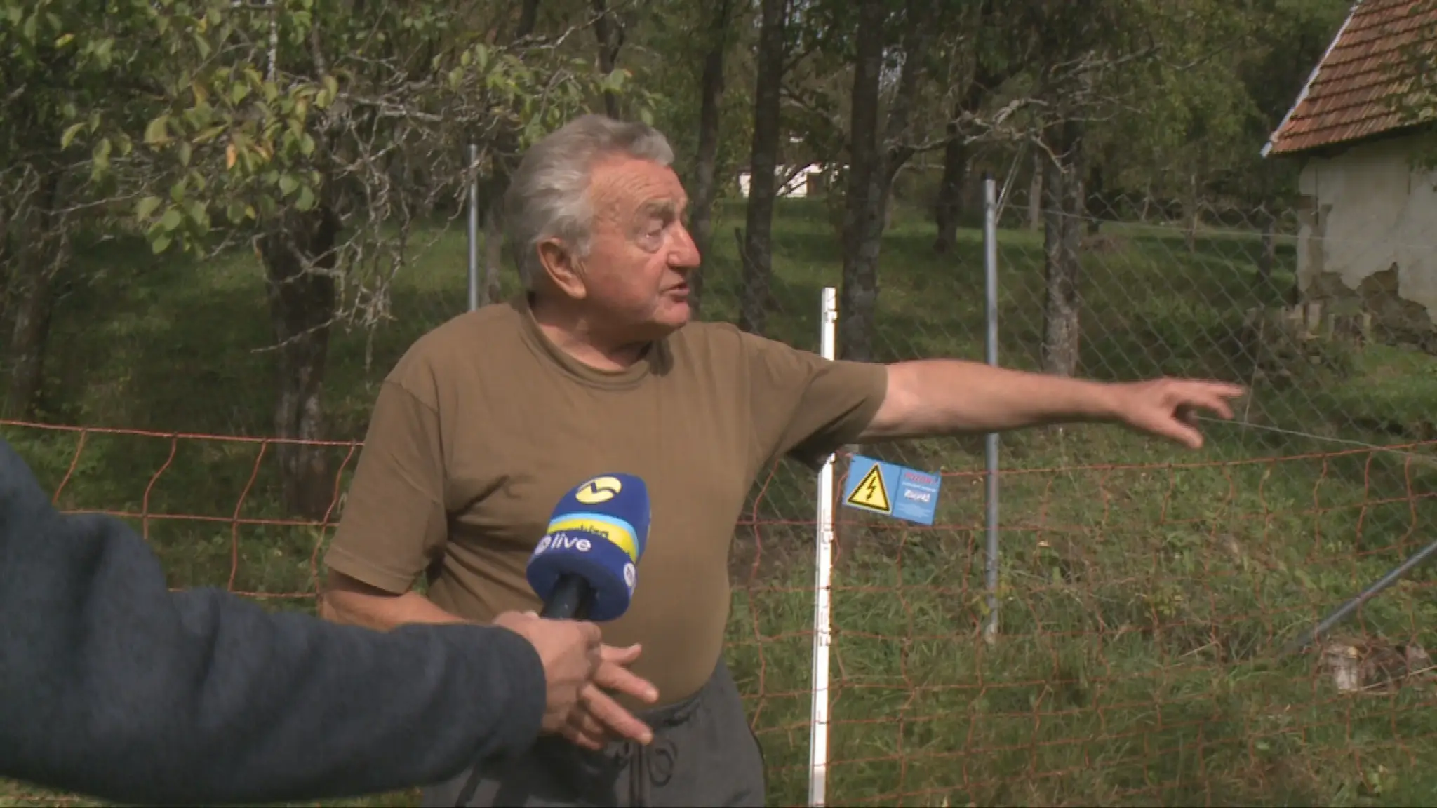 Otec napadnutého muža.