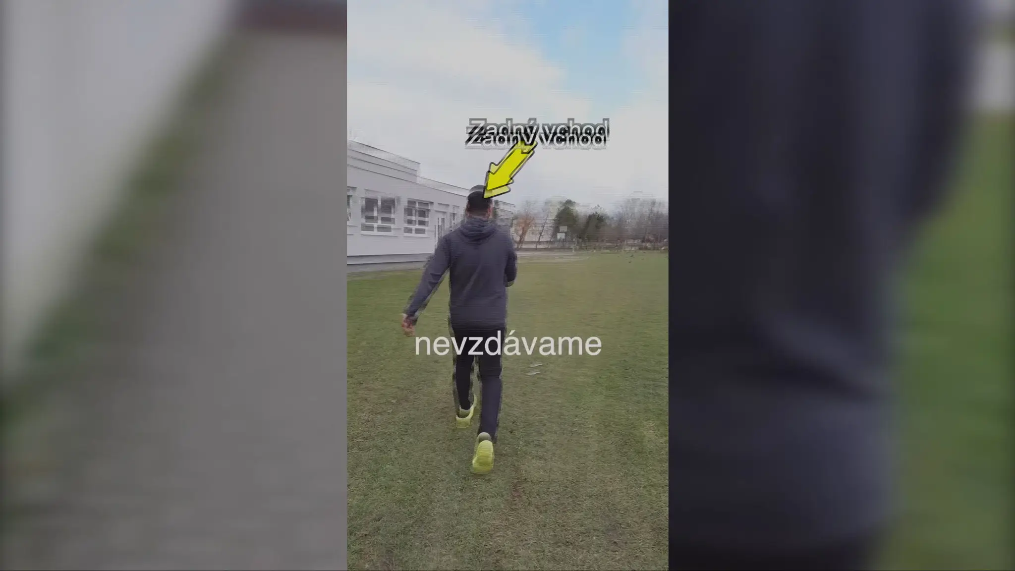 Influencer sa do školy dostal cez zadný vchod.