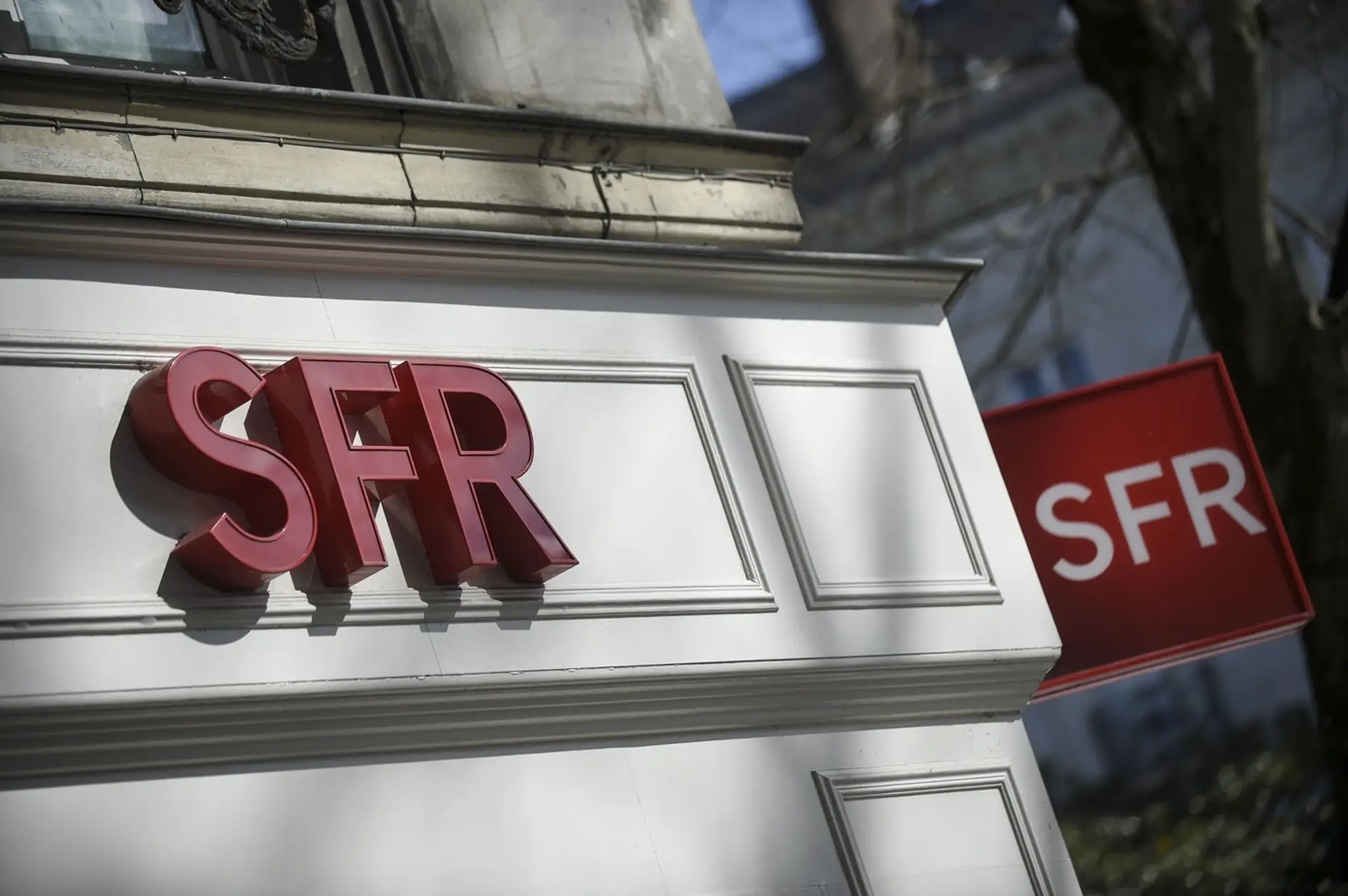Ilustračná snímka - pobočka francúzskeho mobilného operátora SFR.