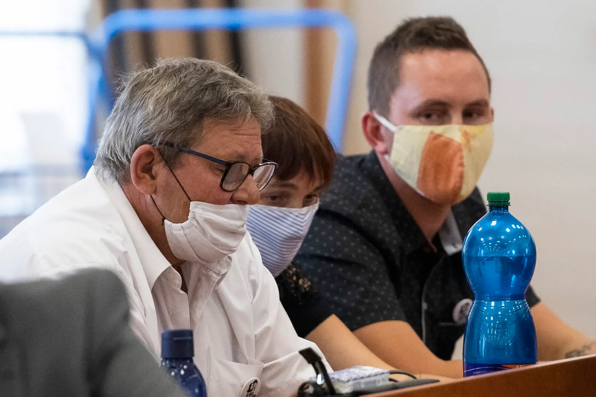 Na snímke zľava Zlatica Kušnírová, matka zavraždenej Martiny Kušnírovej, rodina Jána Kuciaka - Mária Kuciaková (sestra), Jozef K