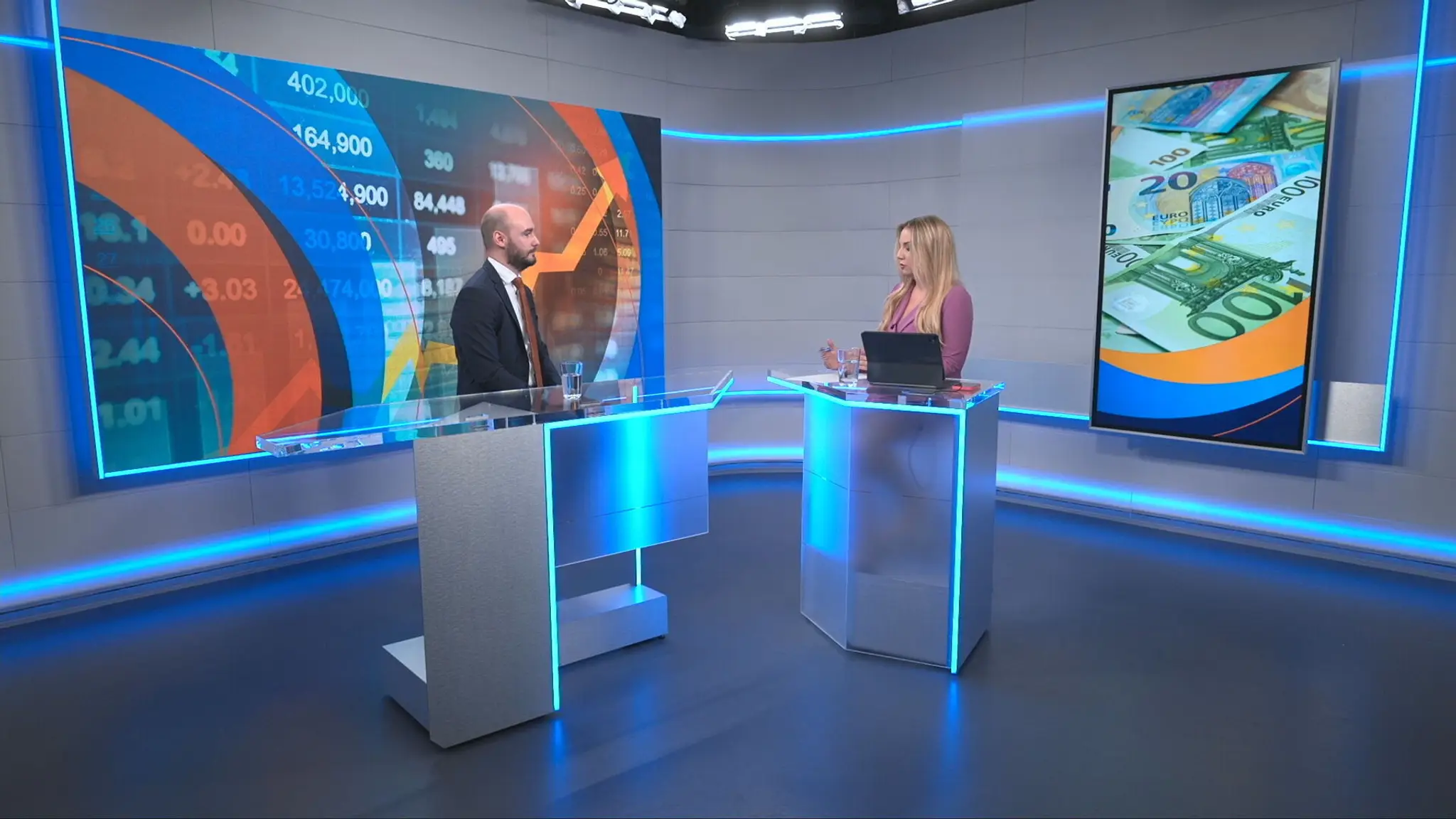 Na snímke analytik Michal Jelenák, ktorý sa vyjadroval k štátnym dlhopisom.