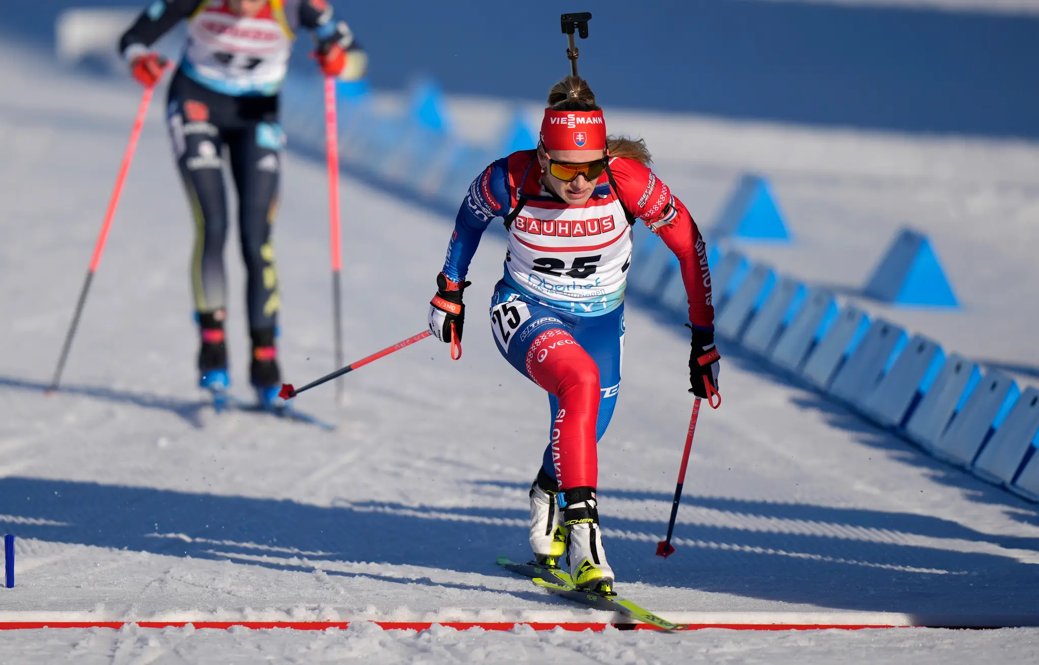 Slovenská biatlonistka Paulína Bátovská Fialková prichádza do cieľa vytrvalostných pretekov žien na 15 km na MS v biatlone v nemeckom Oberhofe v stredu 15. februára 2023.
