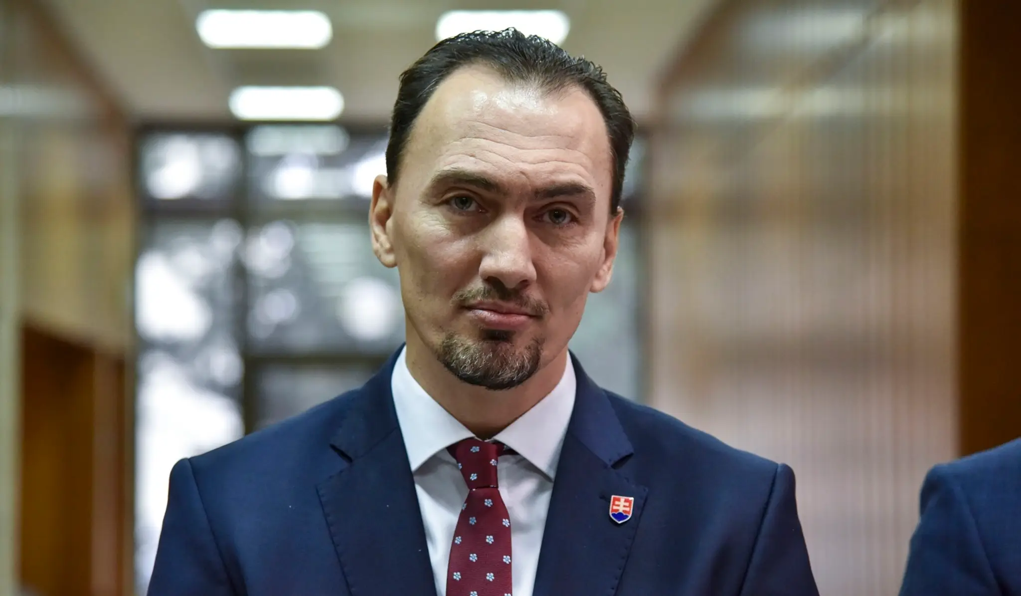 Na archívnej snímke z decembra 2018 šéf koordinačnej komisie Medzinárodného olympijského výboru pre OH 2020 v Tokiu John Coates.