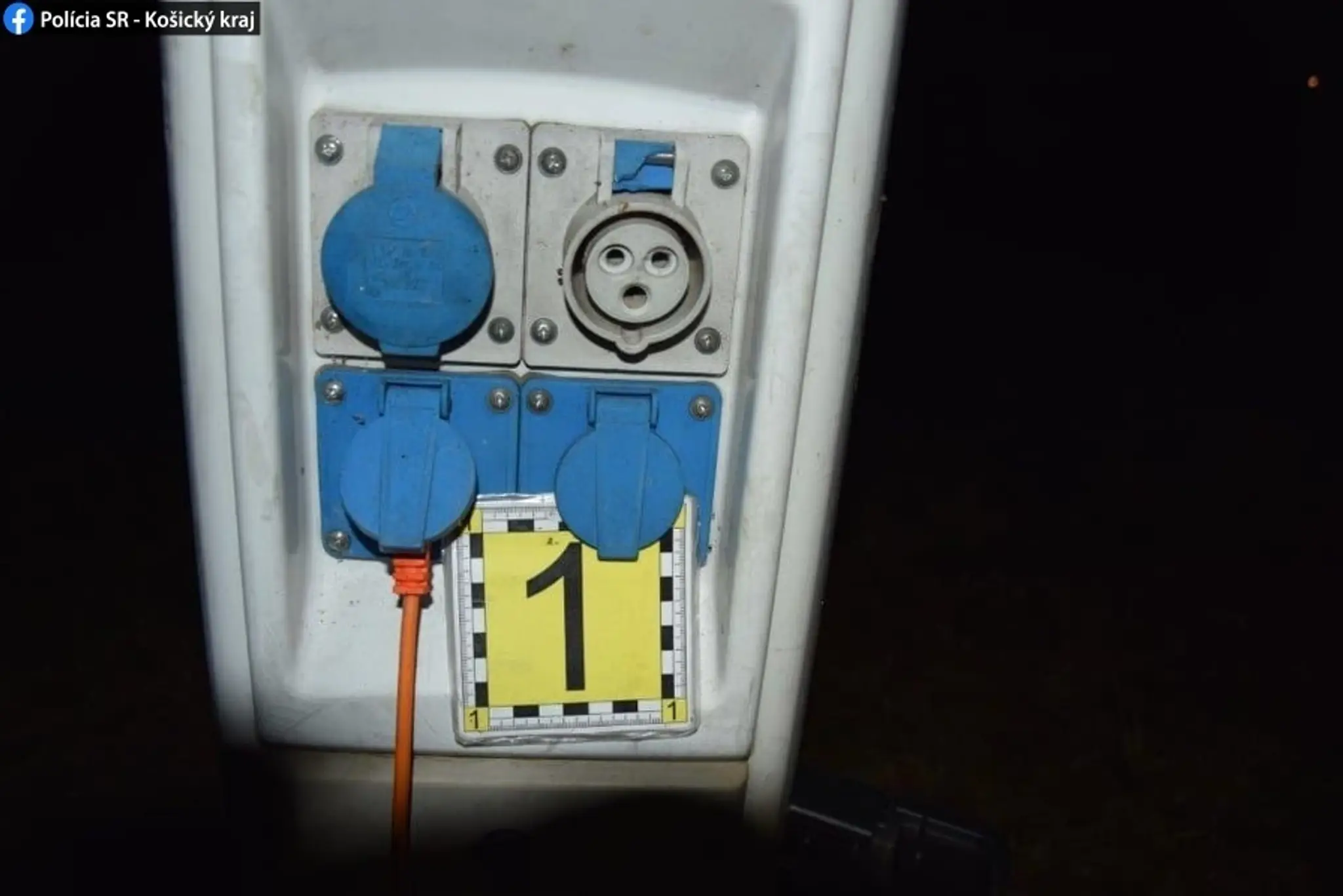 Mladíka zabila v stane elektrina