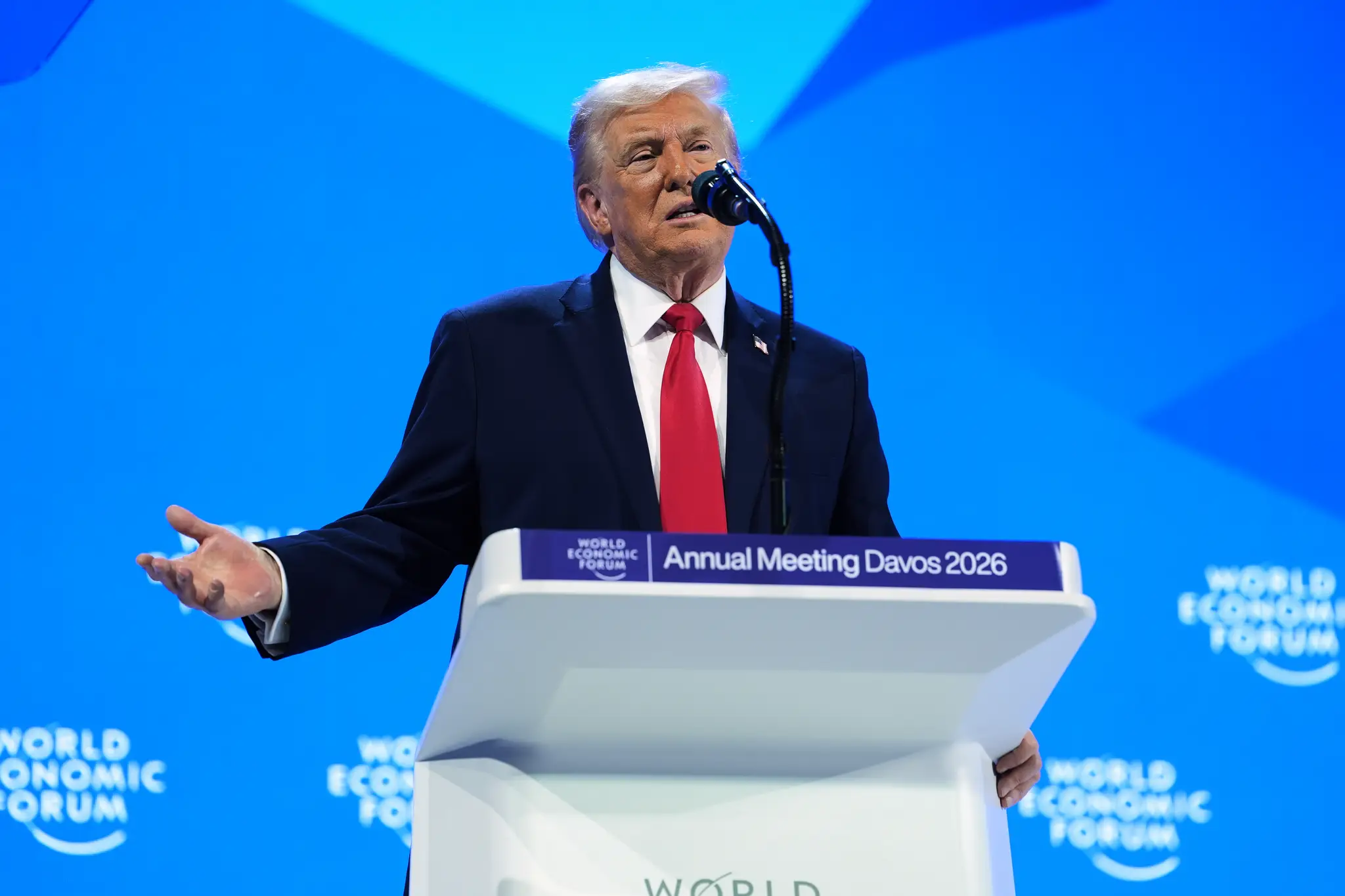 Americký prezident Donald Trump rozpráva počas výročného stretnutia 56. Svetového ekonomického fóra (WEF) vo švajčiarskom Davose.
