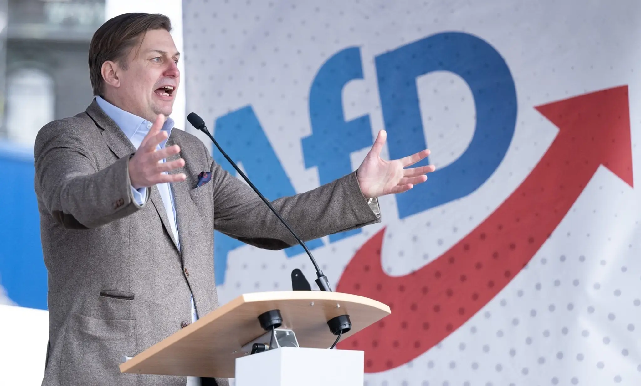 Maximilian Krah, líder kandidátky krajne pravicovej Alternatívy pre Nemecko (AfD).