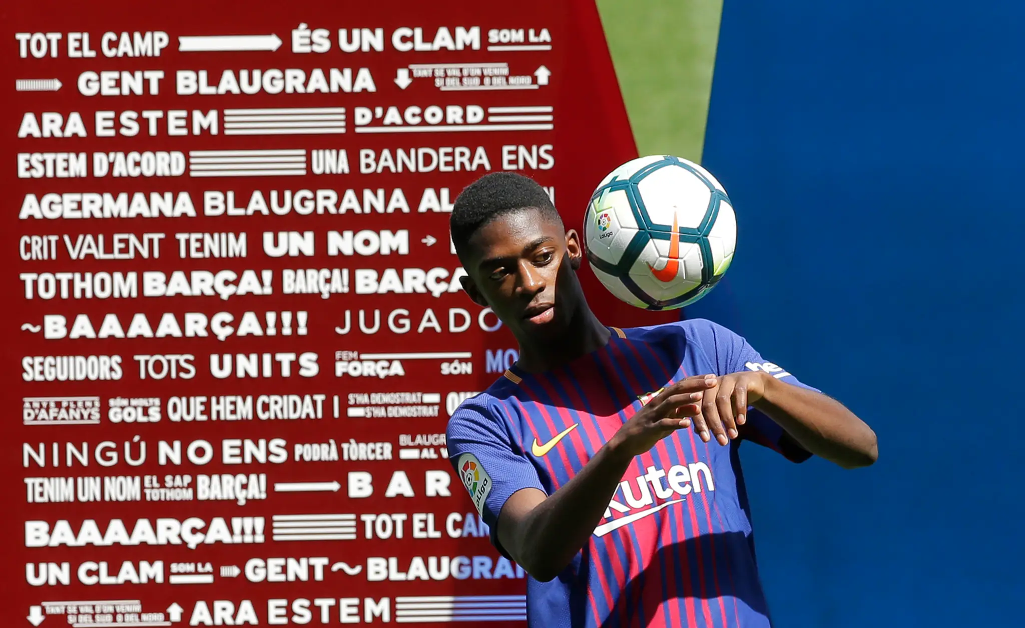 Ousmane Dembélé počas predstavenia FC Barcelona.
