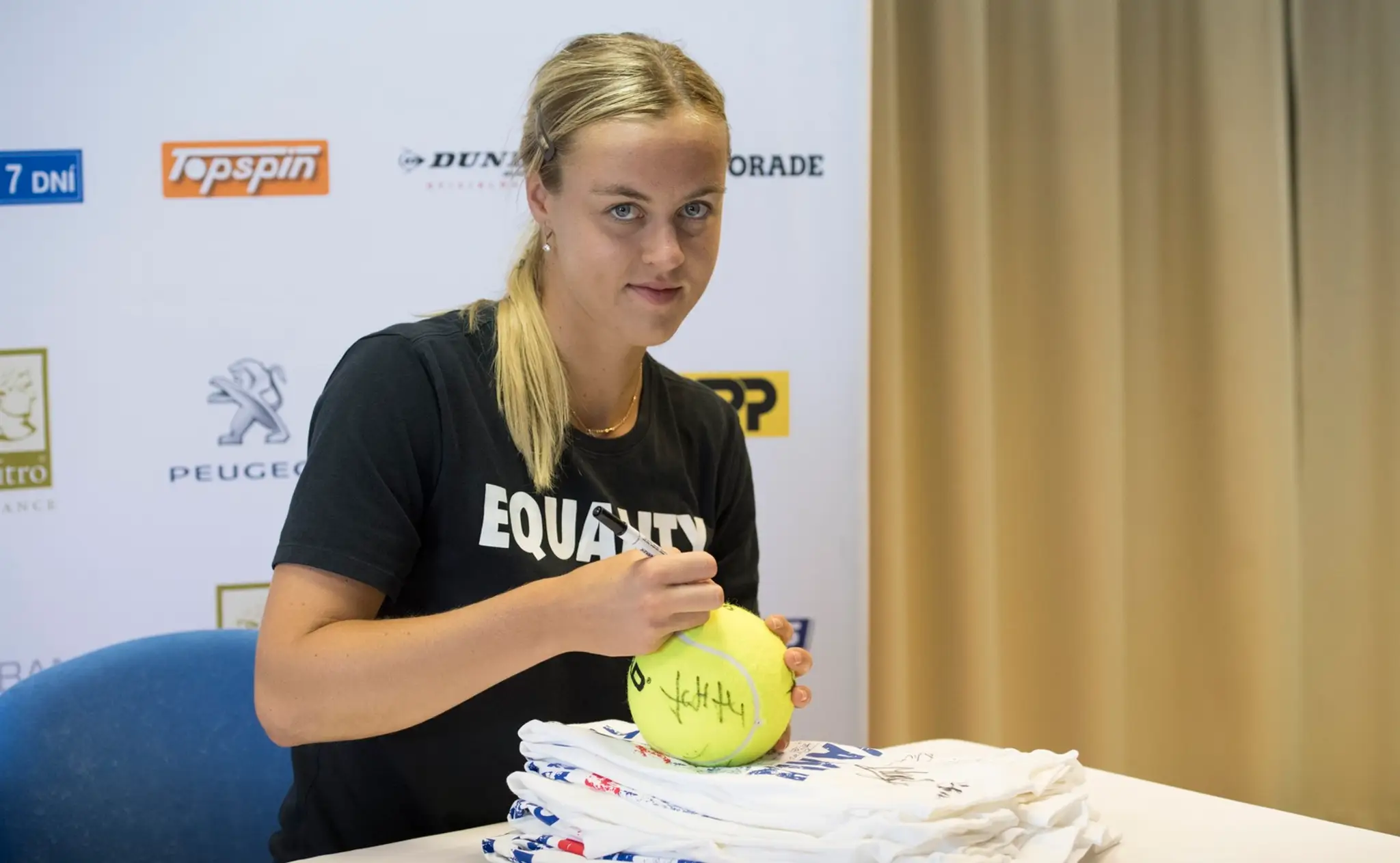 Na snímke slovenská tenisová reprezentantka Anna Karolína Schmiedlová počas tlačovej konferencie.