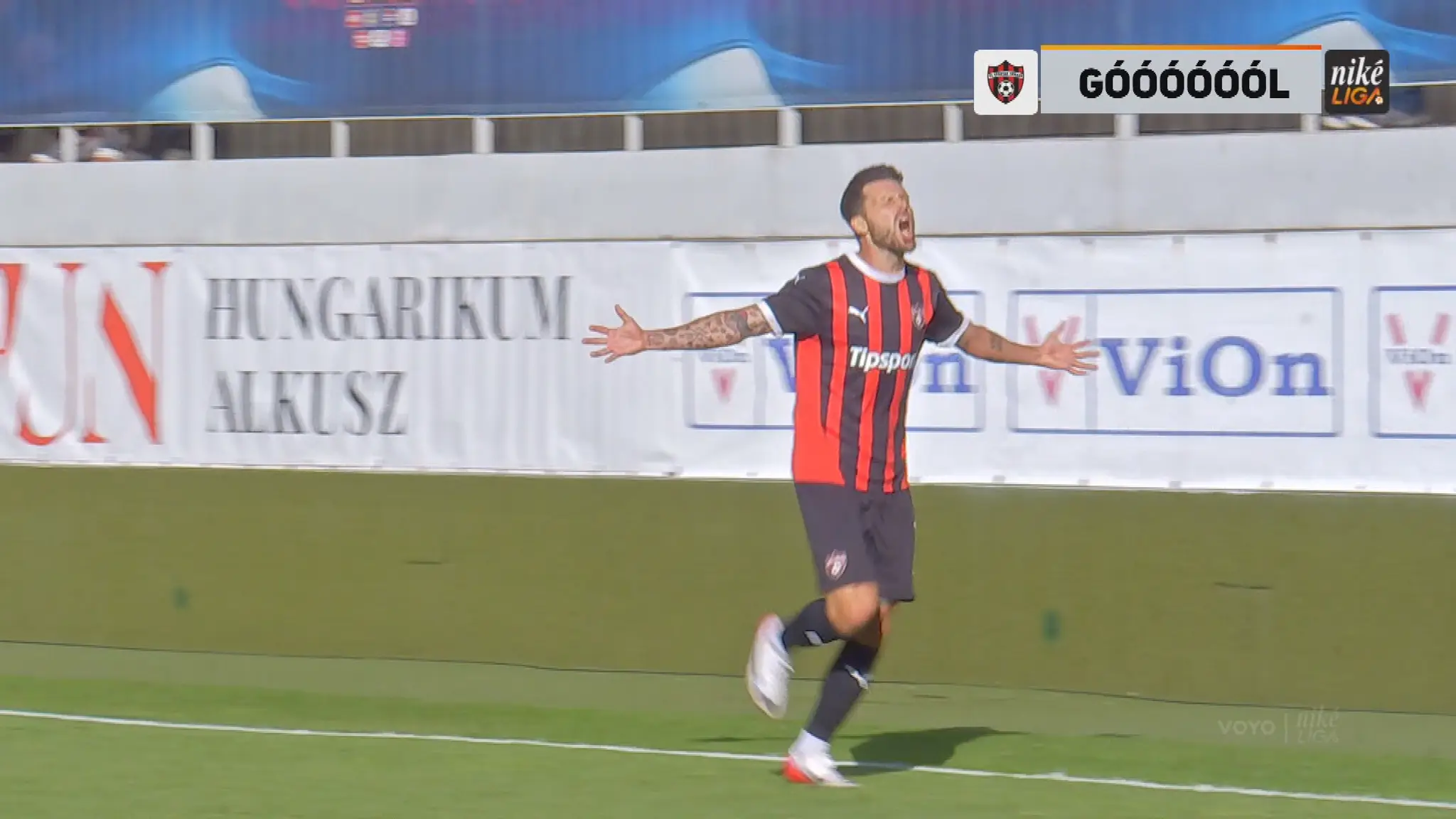 Michal Ďuriš sa teší z gólu