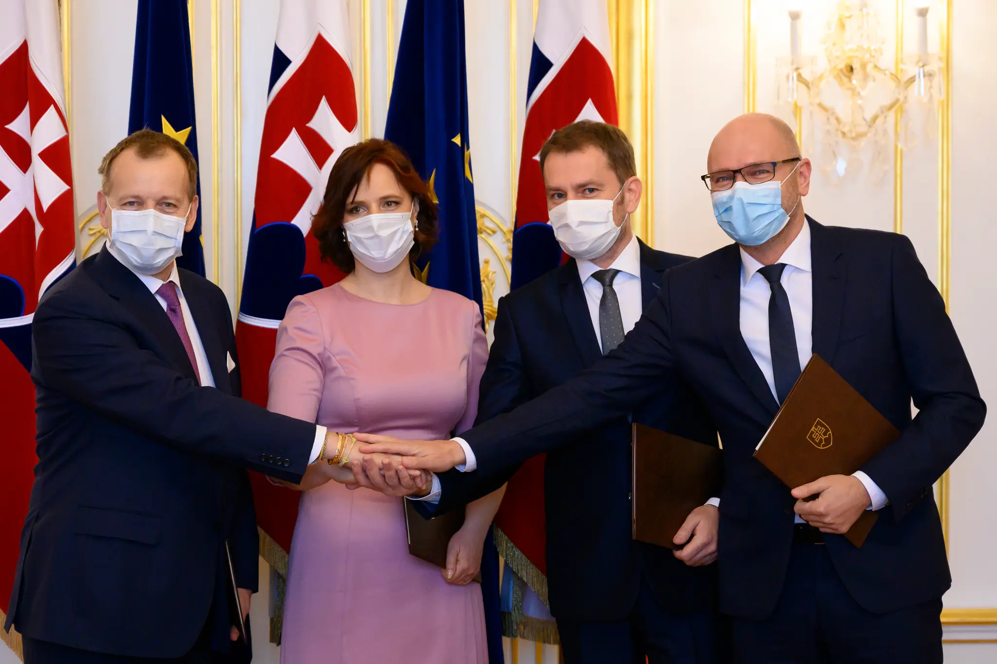 Igor Matovič, Boris Kollár, Richard Sulík, Veronika Remišová po podpise koaličnej zmluvy (rok 2020)
