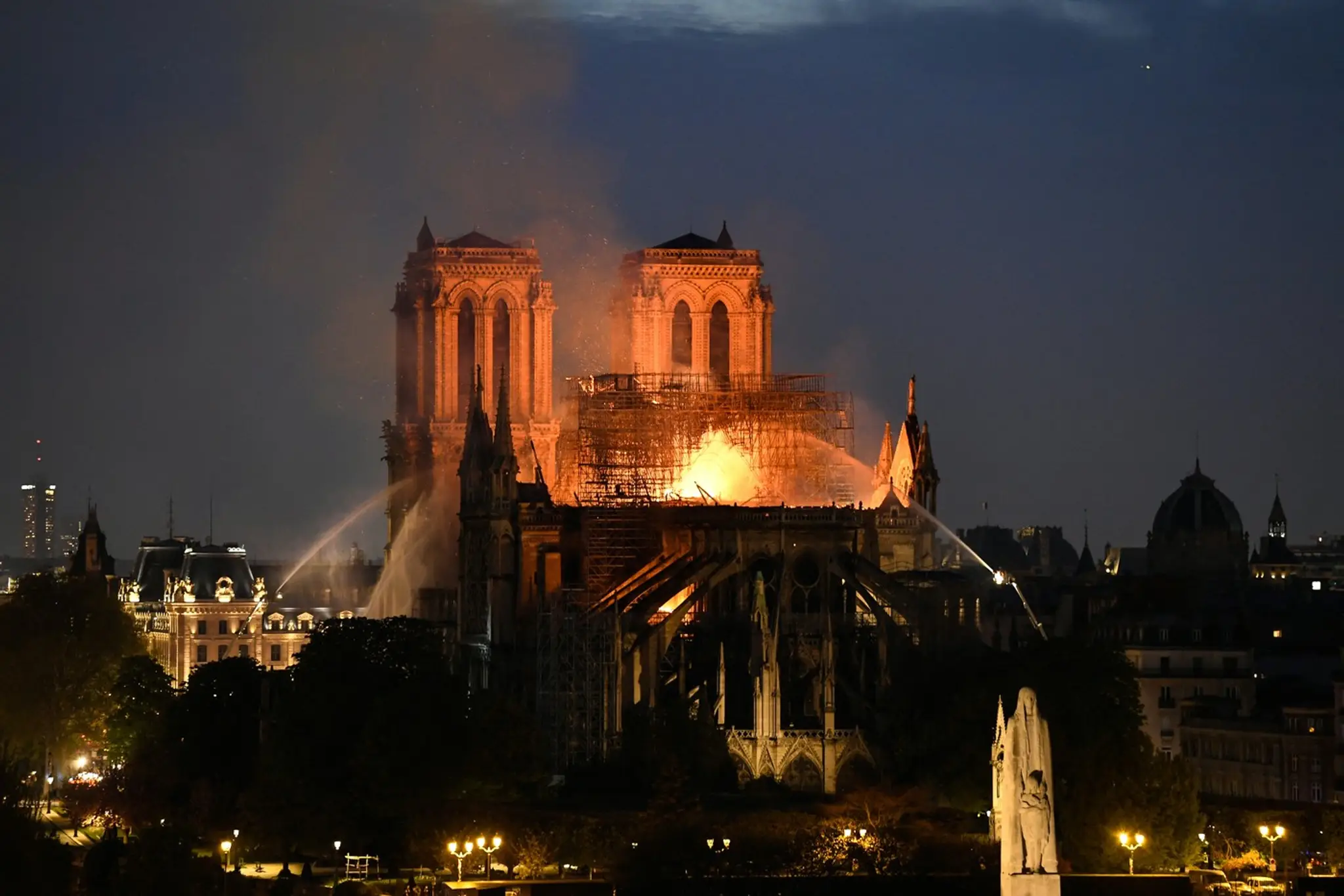 Požiar katedrály Notre-Dame