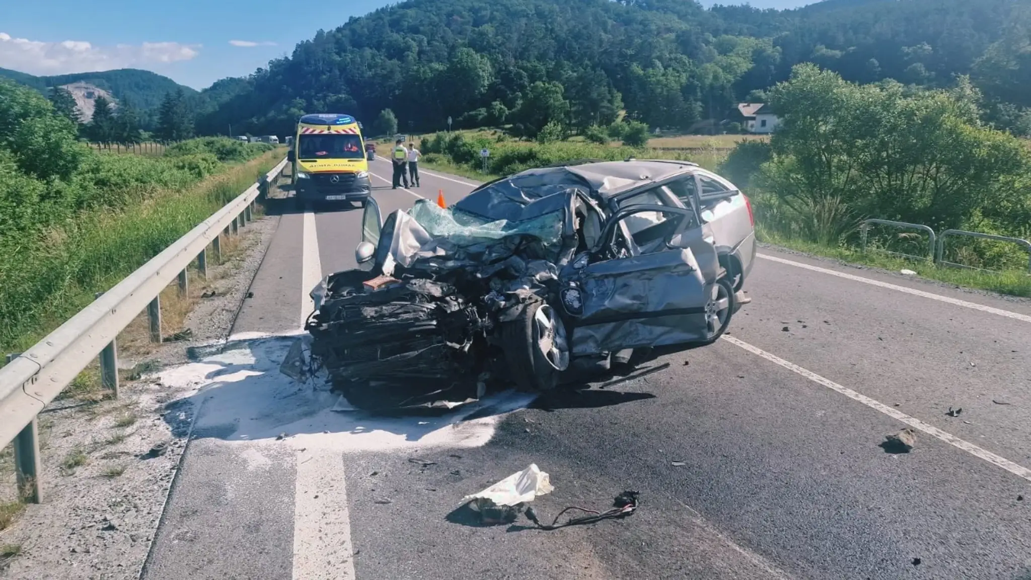 Smrteľná nehoda pri Zvolene si vyžiadala život 66-ročného vodiča.