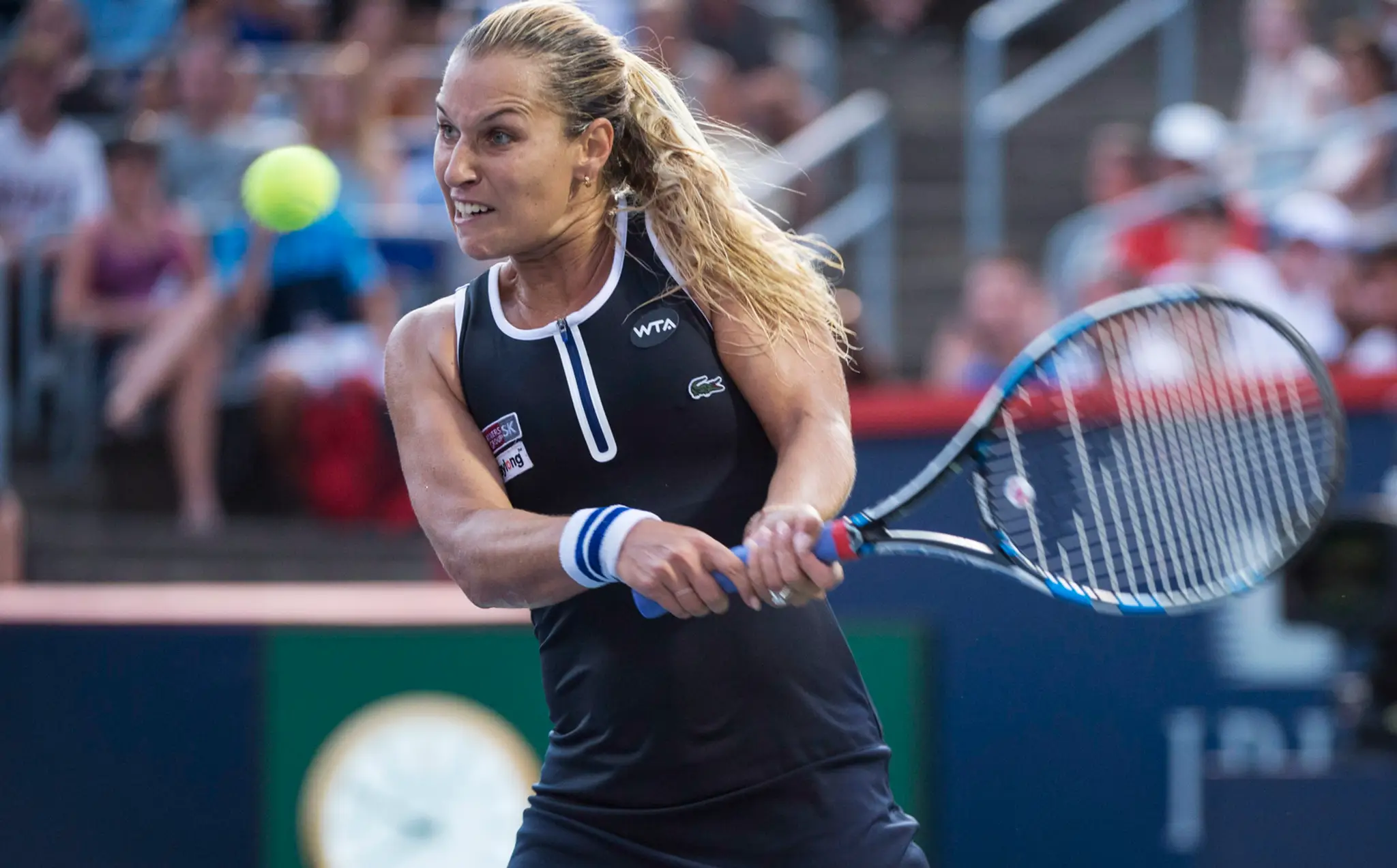 Dominika Cibulková odvracia úder domácej Kanaďanky Eugenie Bouchardovej