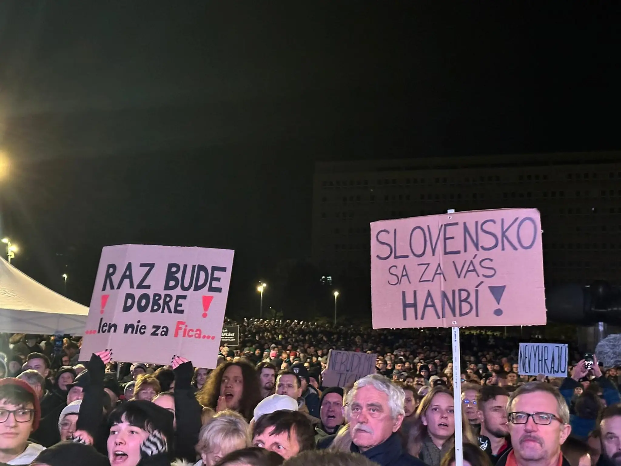 Na protest prišli tisícky ľudí.