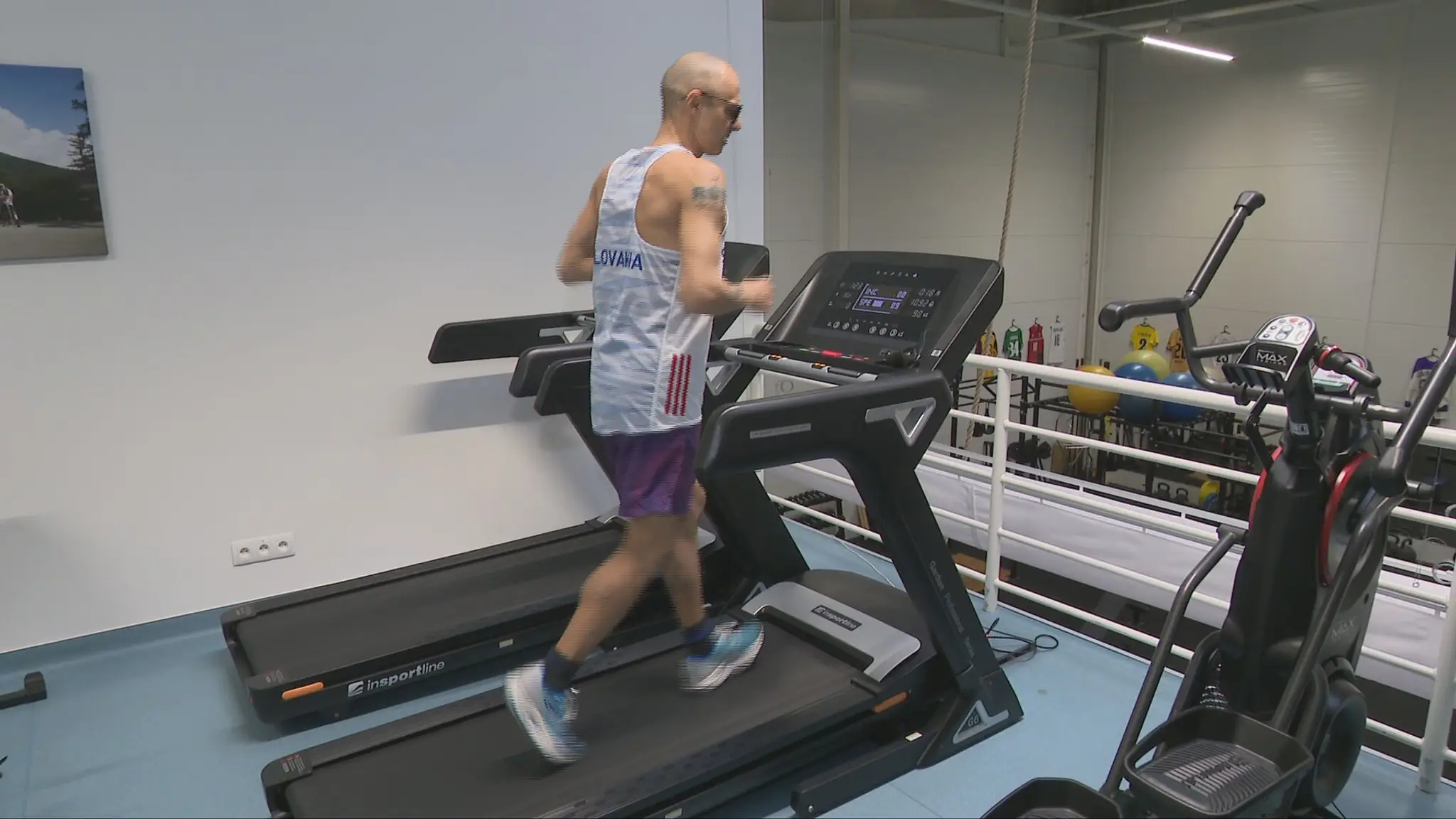 Ultramaratónec Michal Šuľa prekonal svetový rekord v behu na bežeckom páse.