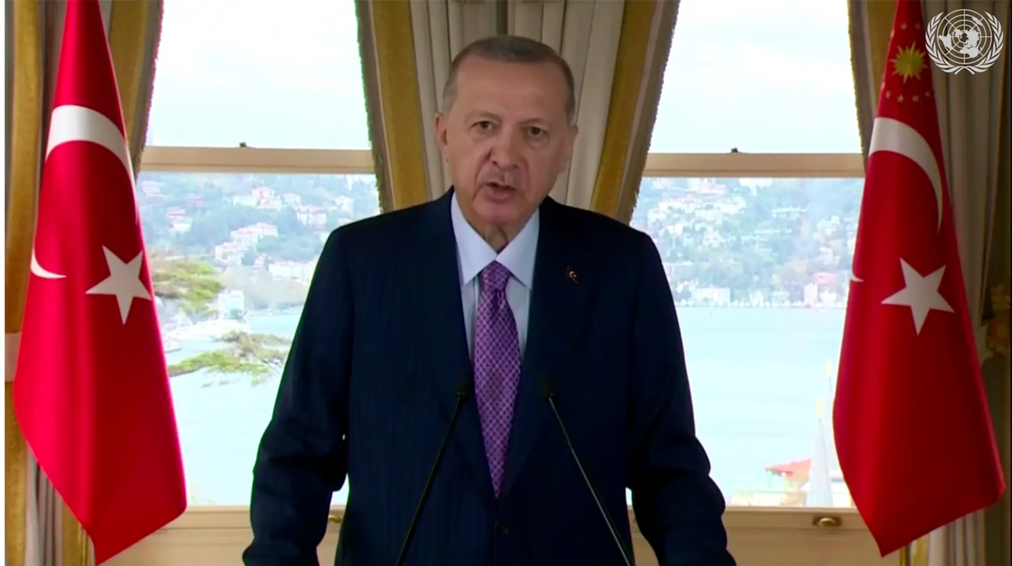 Turecký prezident Recep Tayyip Erdogan počas videoprejavu na mimoriadnom zasadnutí Valného zhromaždenia OSN.