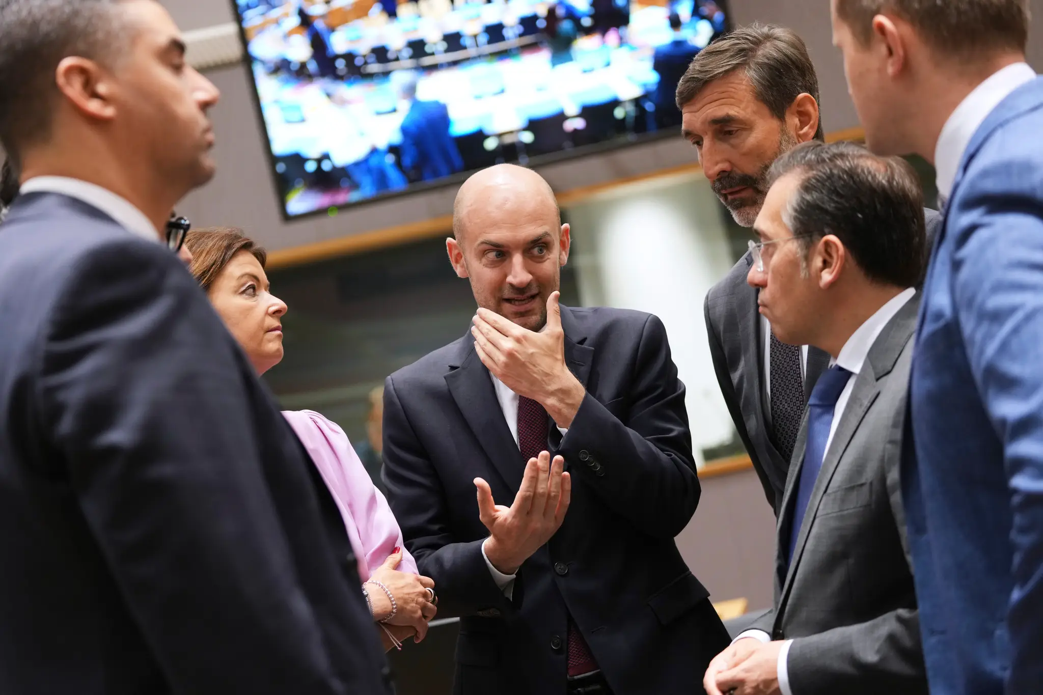 Na snímke uprostred francúzsky minister zahraničných vecí Jean-Noël Barrot.