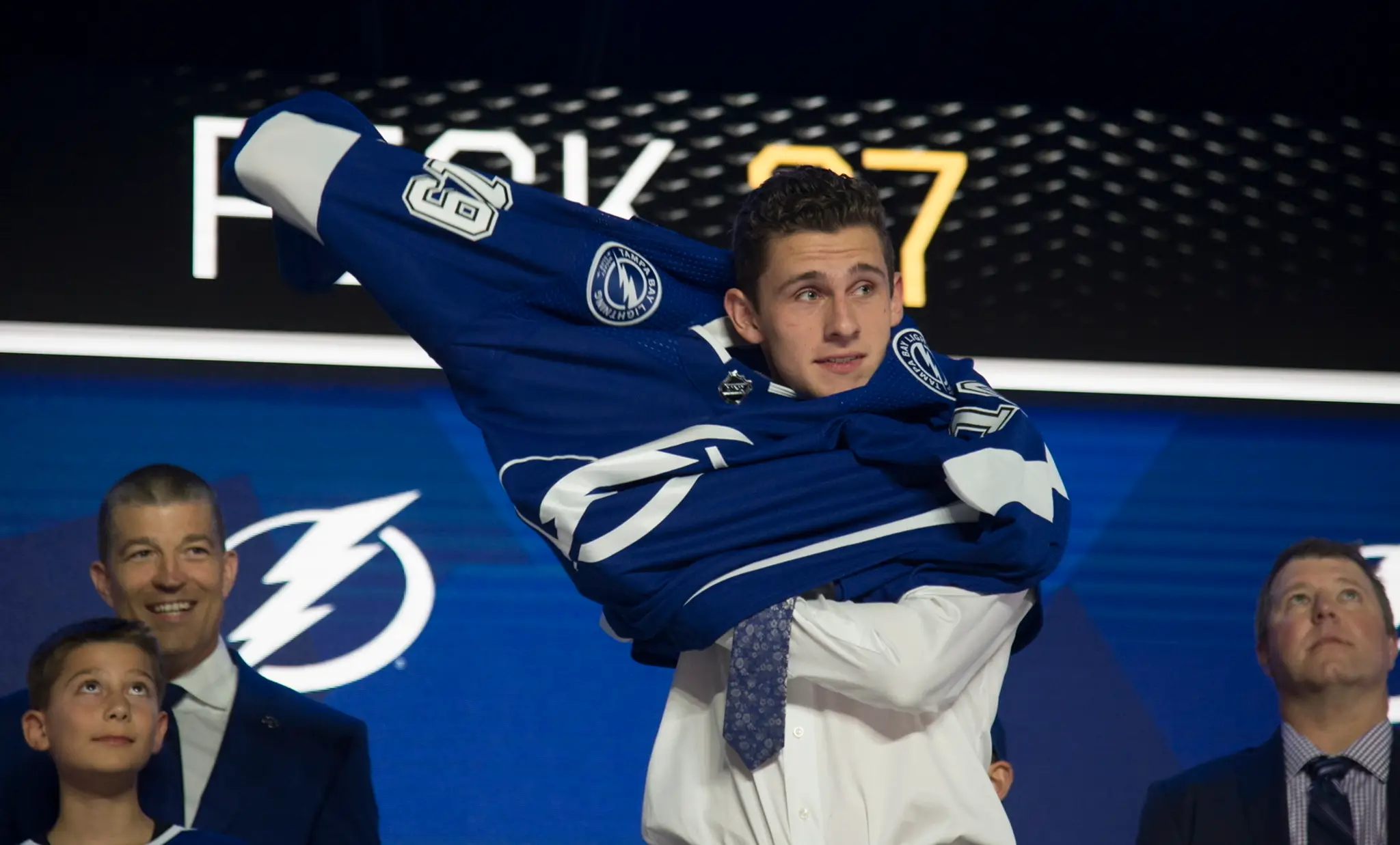 Jakon Pelletier počas NHL draftu 2019.