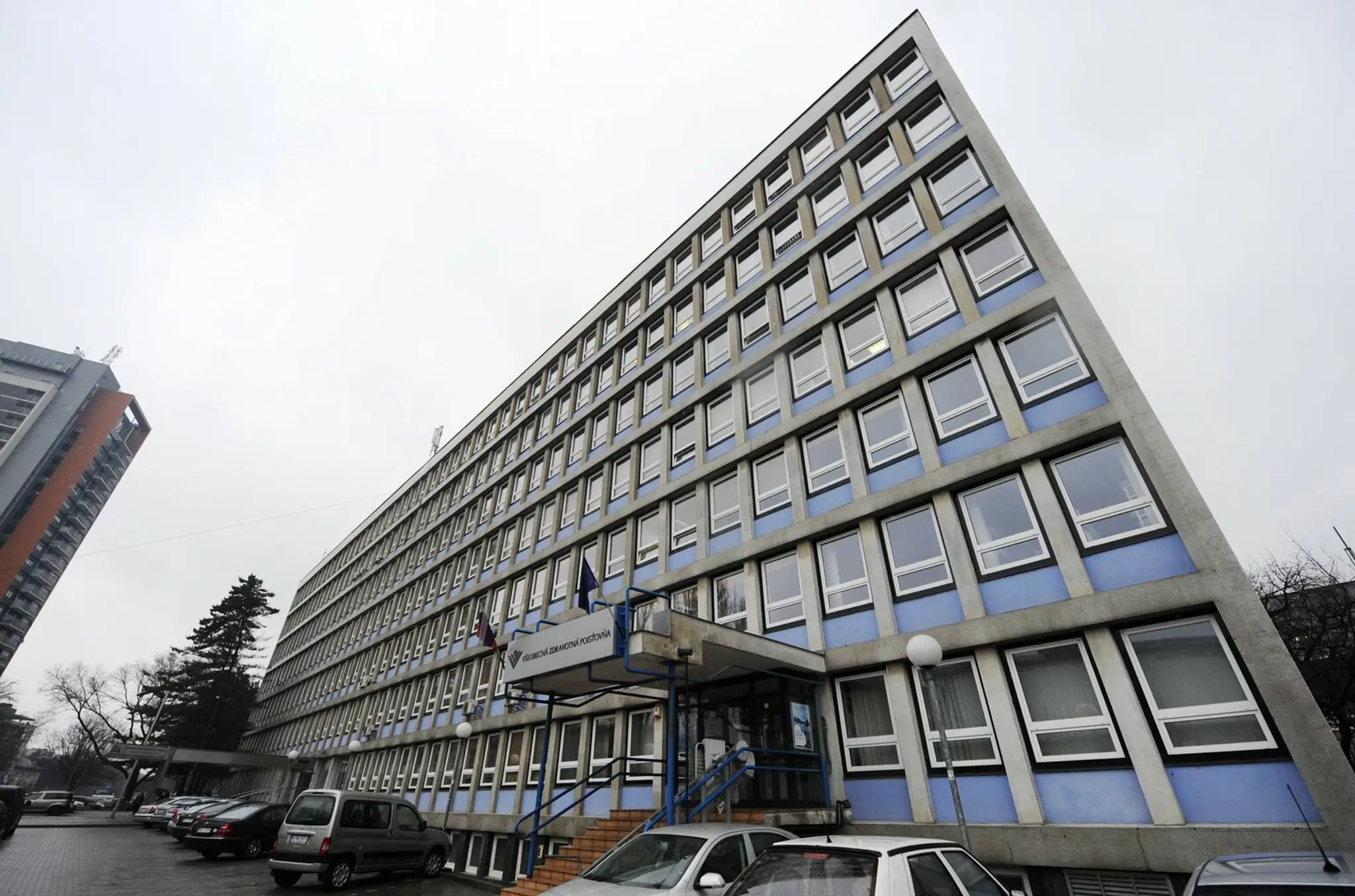 Na snímke budova Všeobecnej zdravotnej poisťovne  v Bratislave 