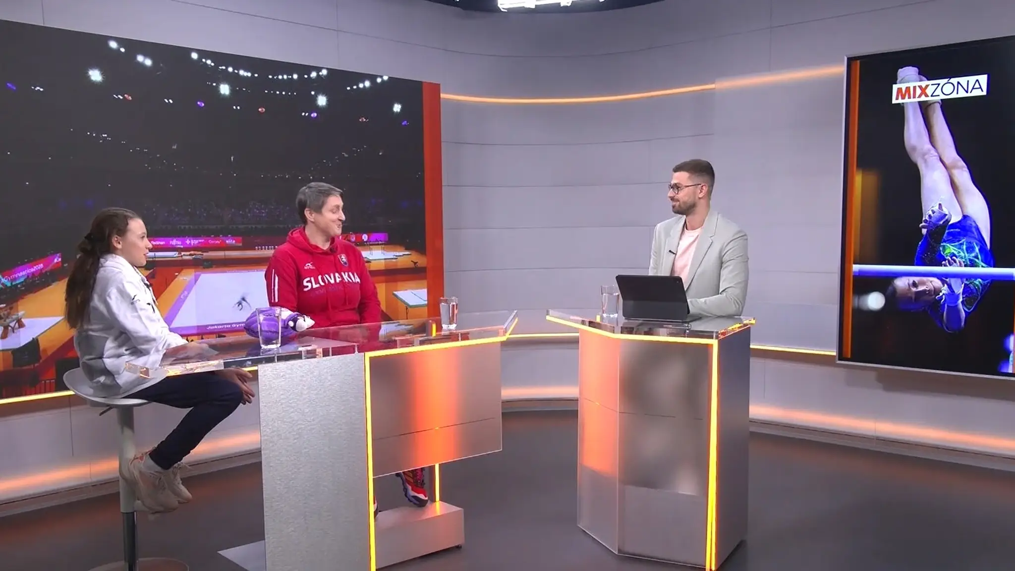 Lucia Piliarová a Katarína Krekáňová v štúdiu TN live.