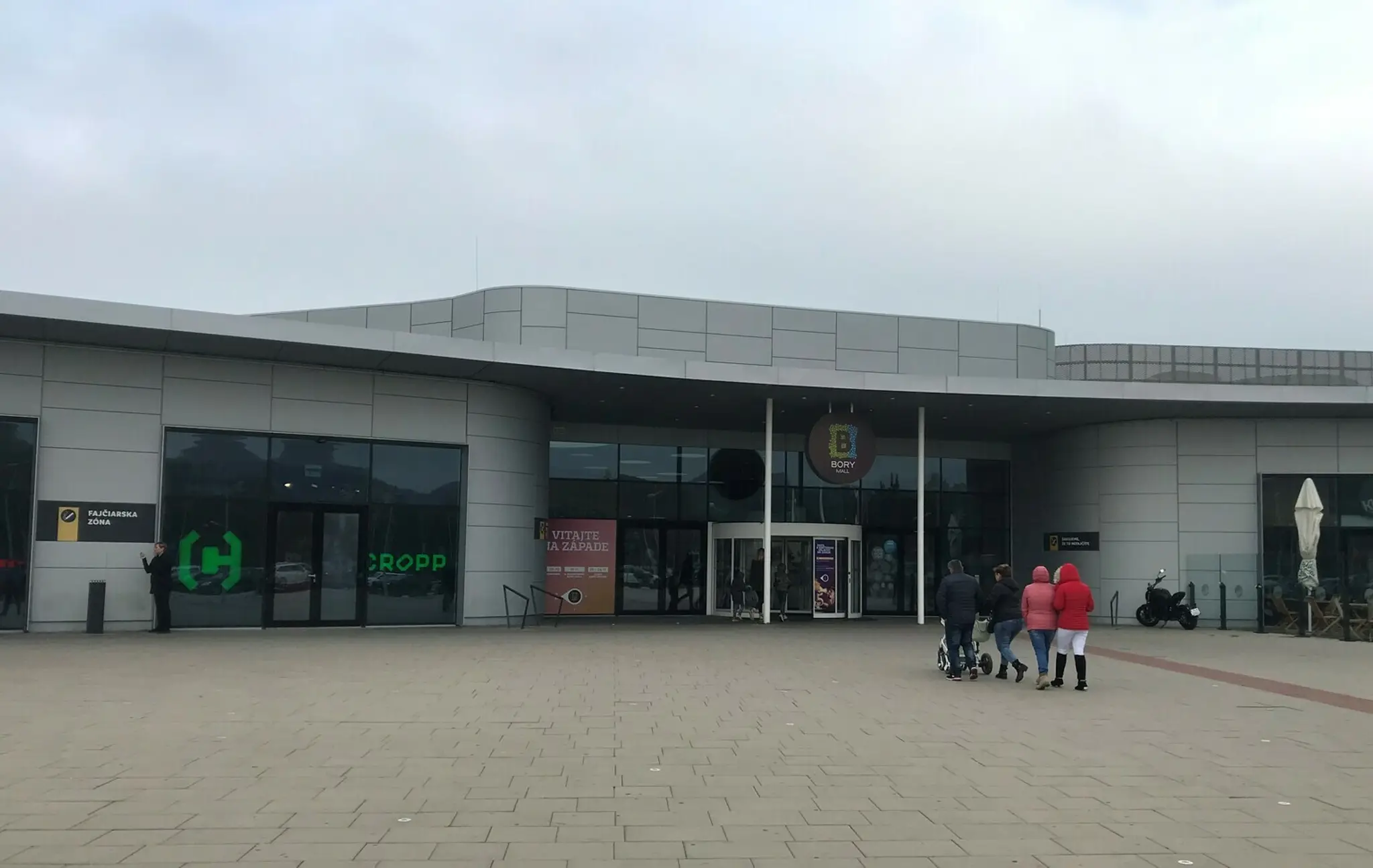 V Bory Mall vykradli zlatníctvo