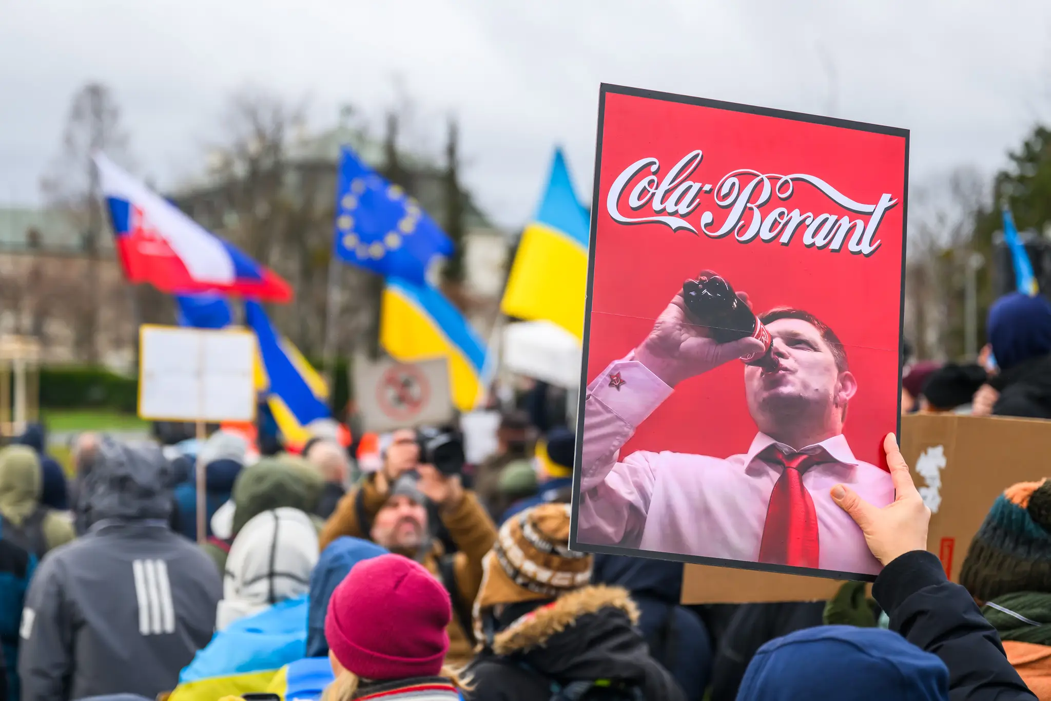 Protest proti nedeľnej (22. 12.) návšteve predsedu vlády SR Roberta Fica (Smer-SD) v Moskve na Námestí slobody v Bratislave v pondelok 23. decembra 2024.