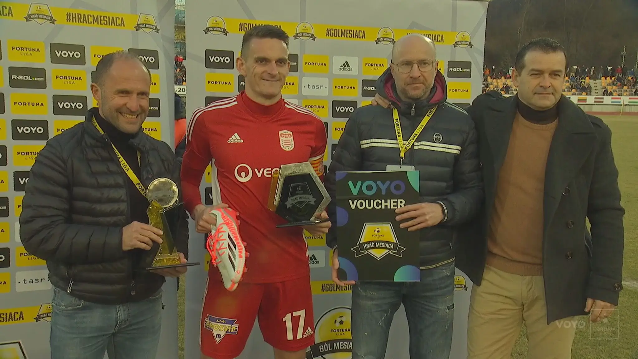 Róbert Polievka si prevzal ocenenie v ankete VOYO Hráč mesiaca.