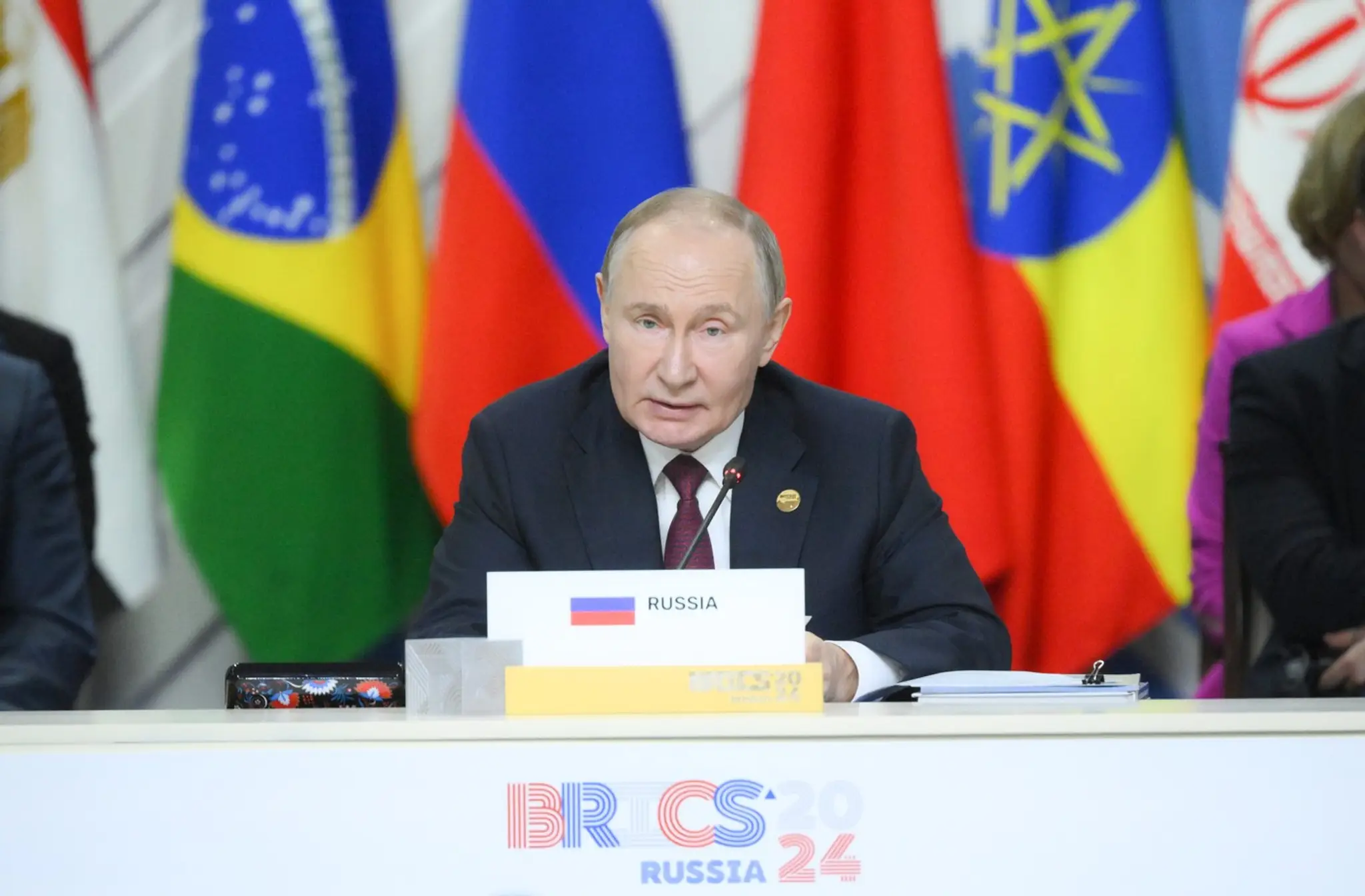 Vladimir Putin reční na summite BRICS.