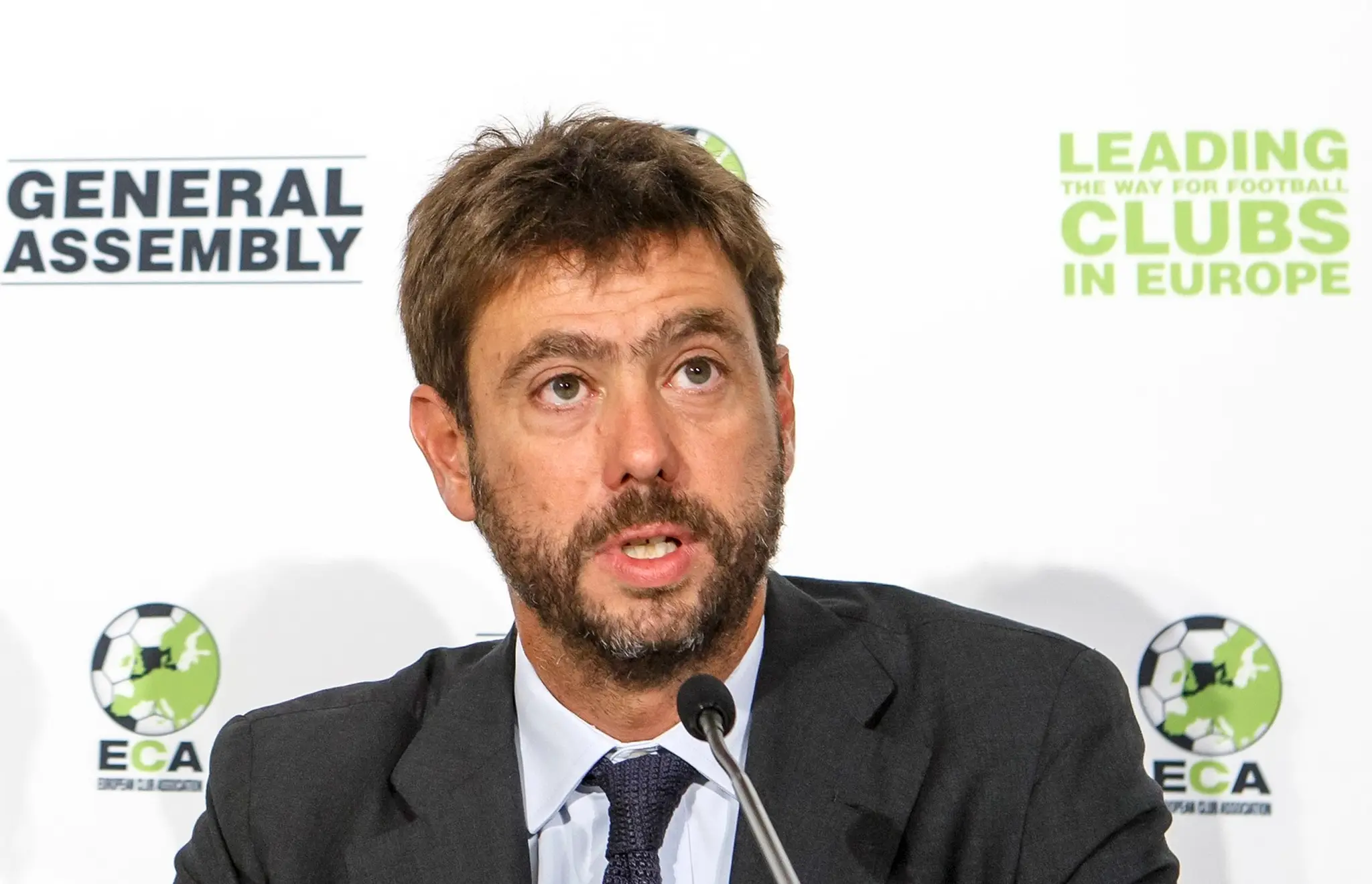 Andrea Agnelli reční počas tlačovej konferencie 5. septembra 2017 v Ženeve.