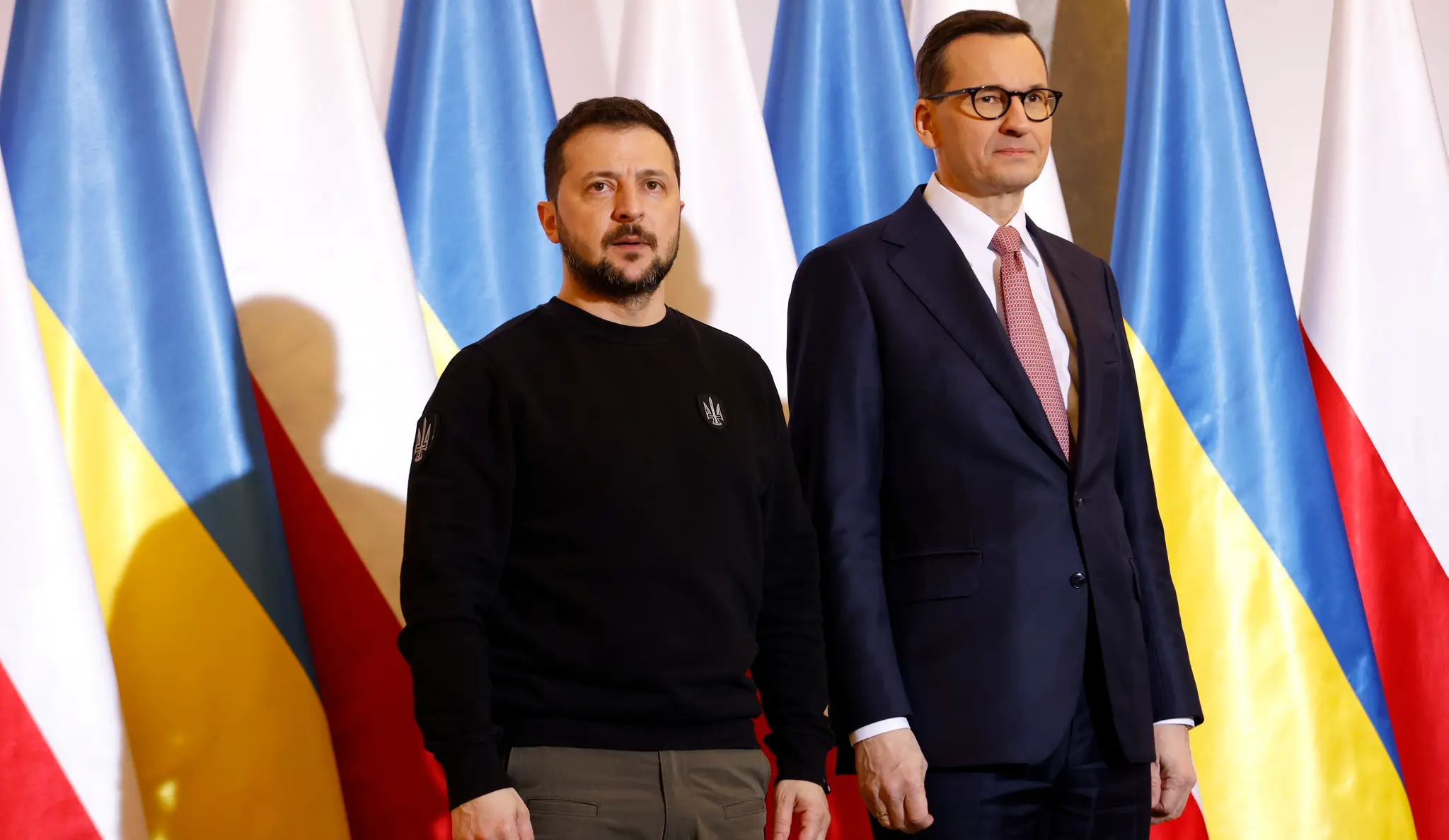Ukrajinský prezident Volodymyr Zelenskyj a poľský premiér Mateusz Morawiecki na archívnej snímke z apríla 2023.